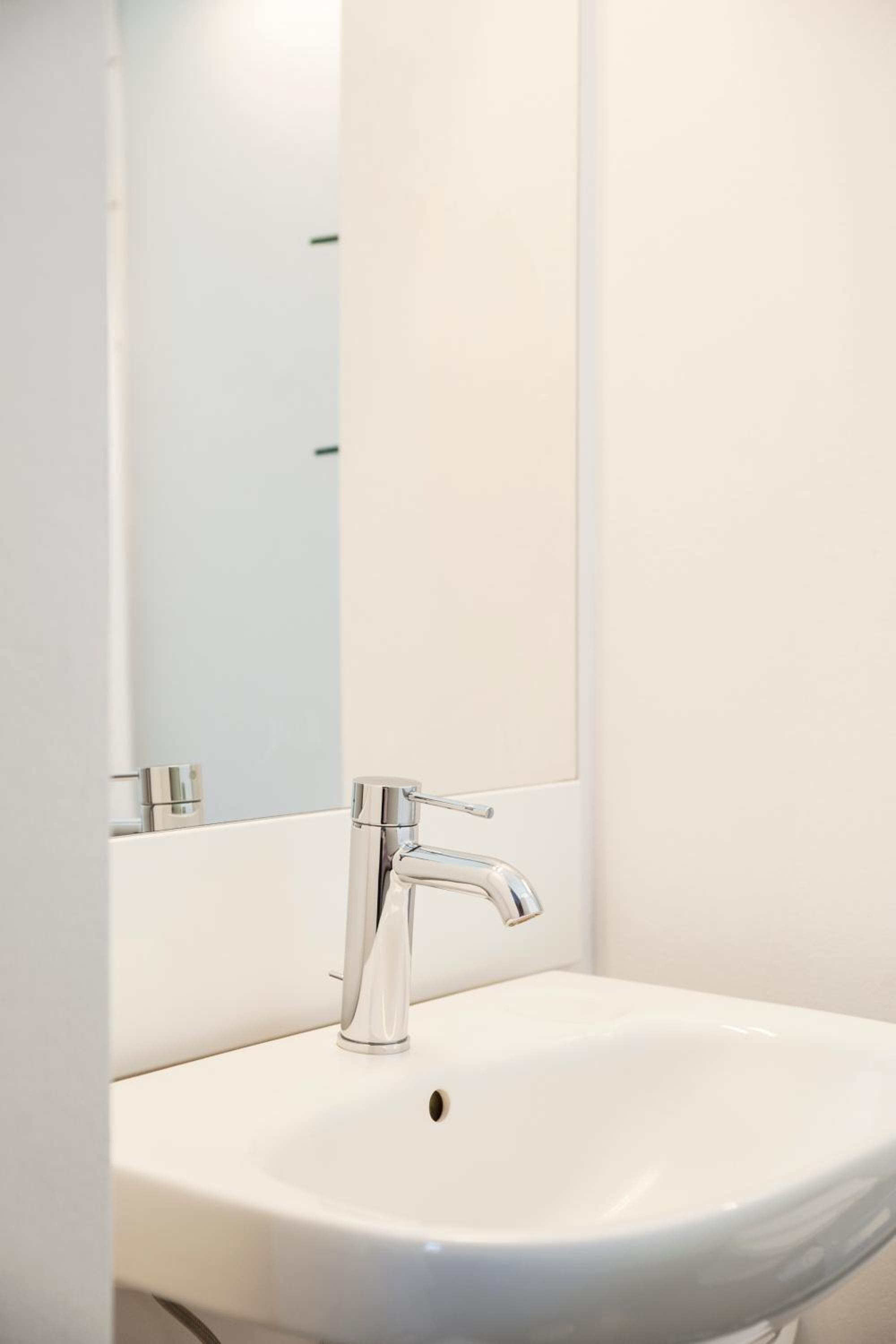 Double Room - Photo 8