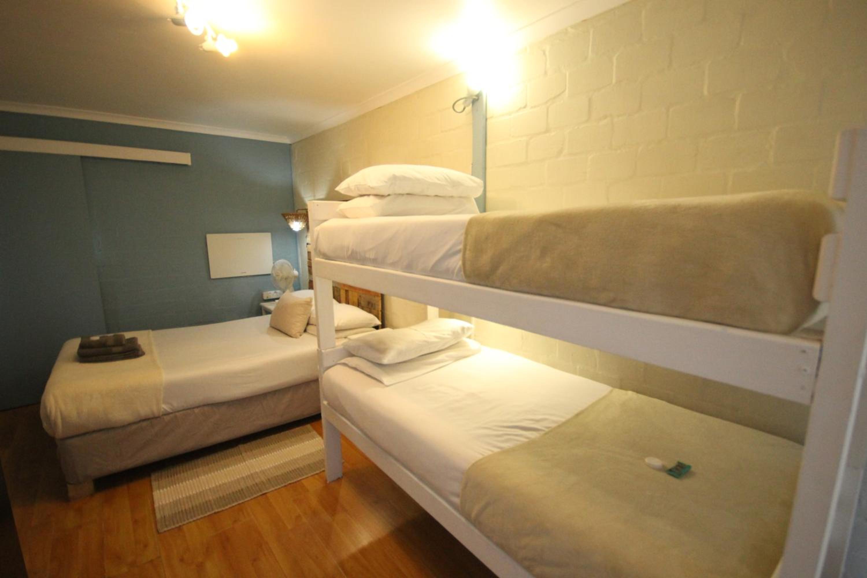 Double Room with Bunk Bed - Photo 3