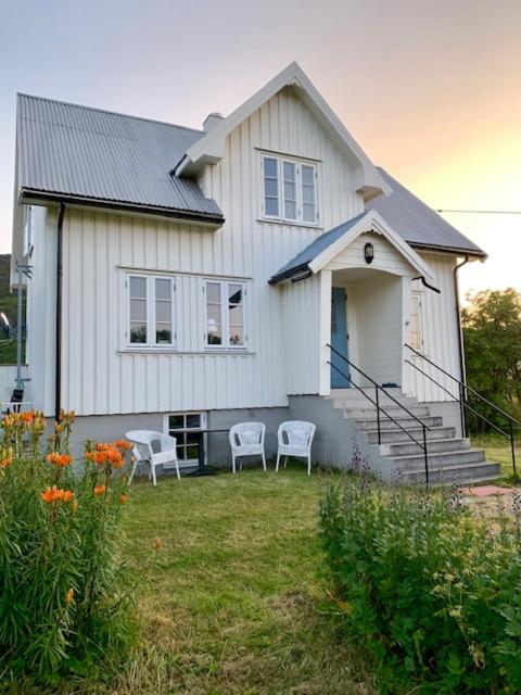 Three-Bedroom House photo 1