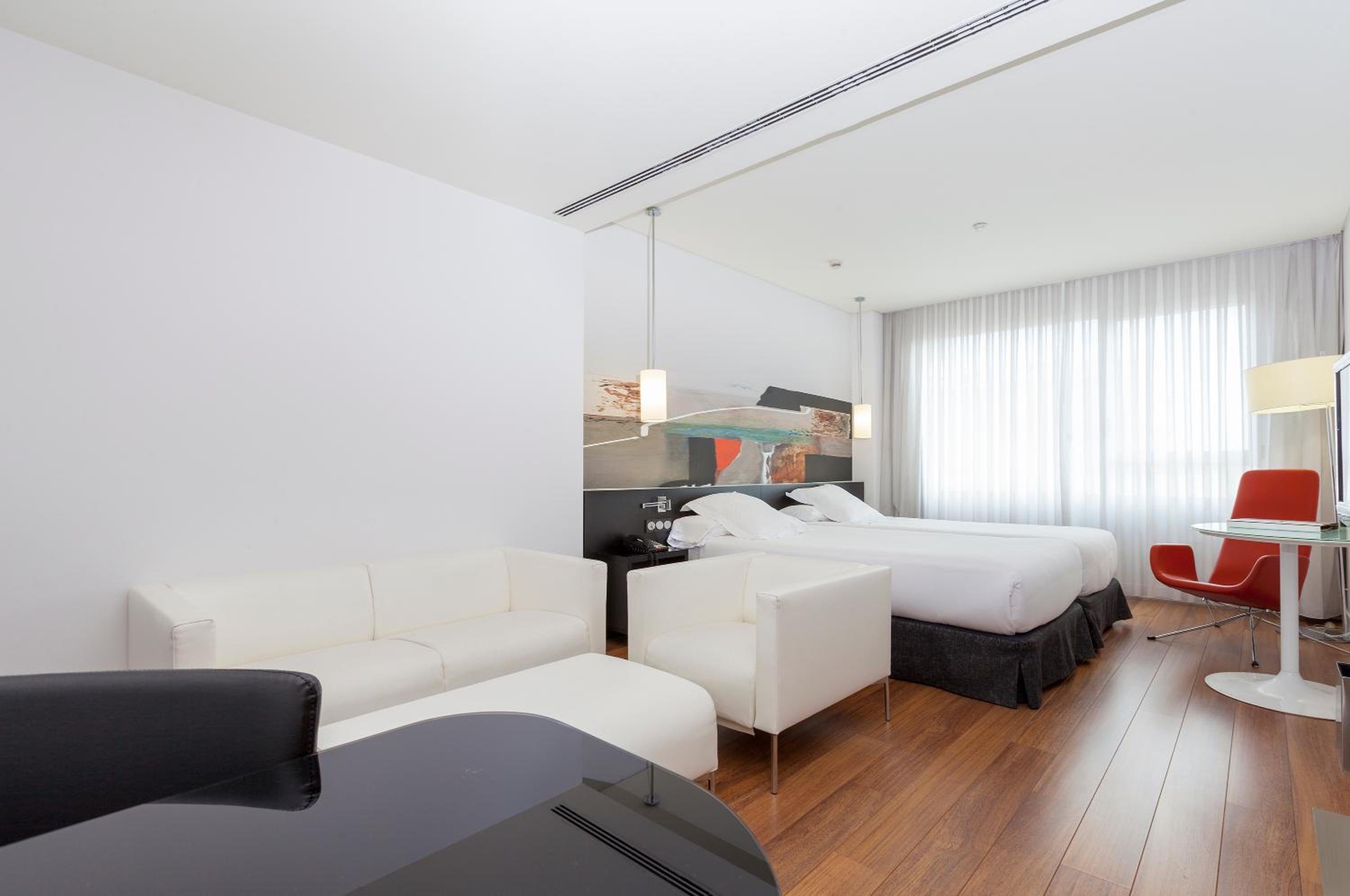  Executive Double or Twin Room with free airport shuttle - Photo 13