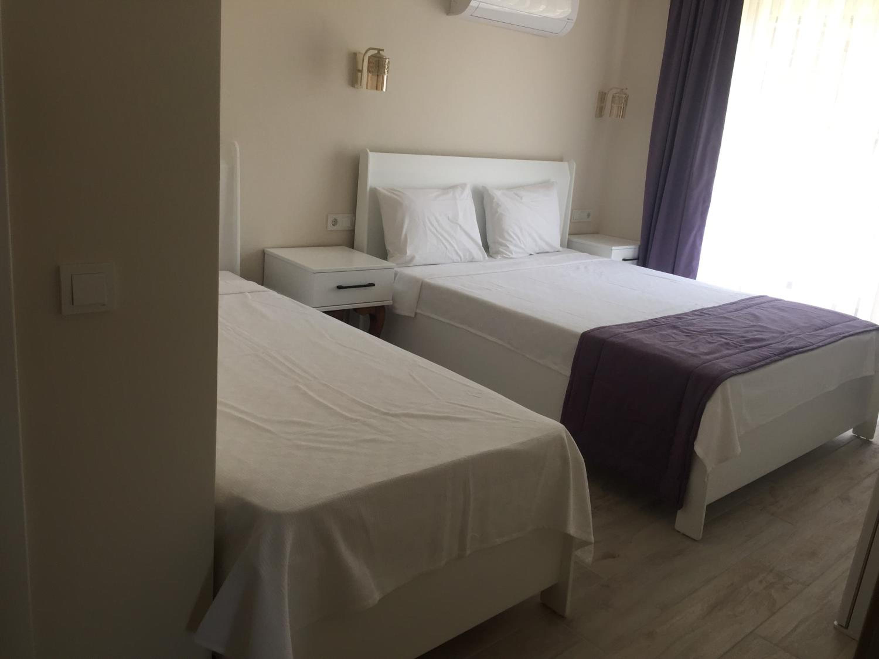 Triple Room with Garden View - Photo 2