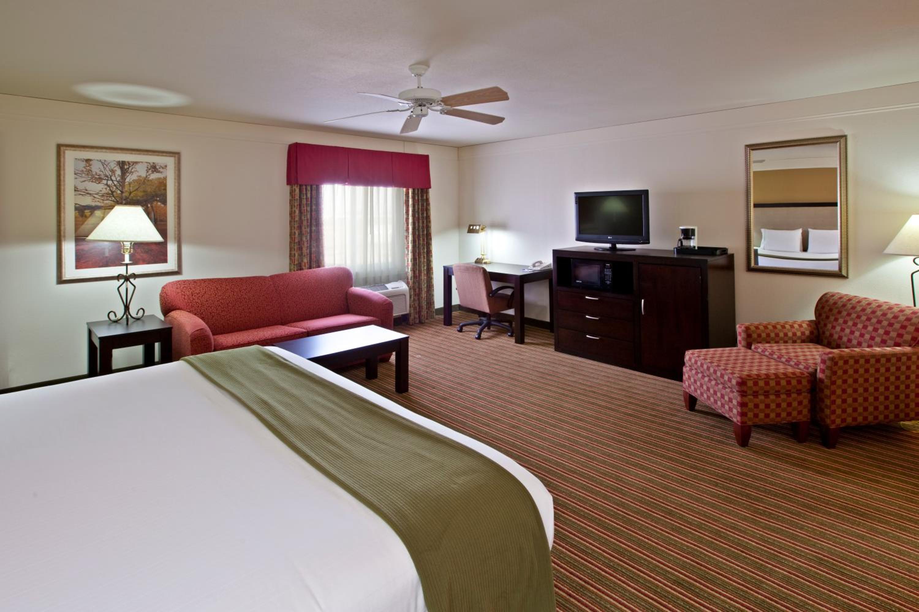 King Studio Suite - Non-Smoking - Photo 1