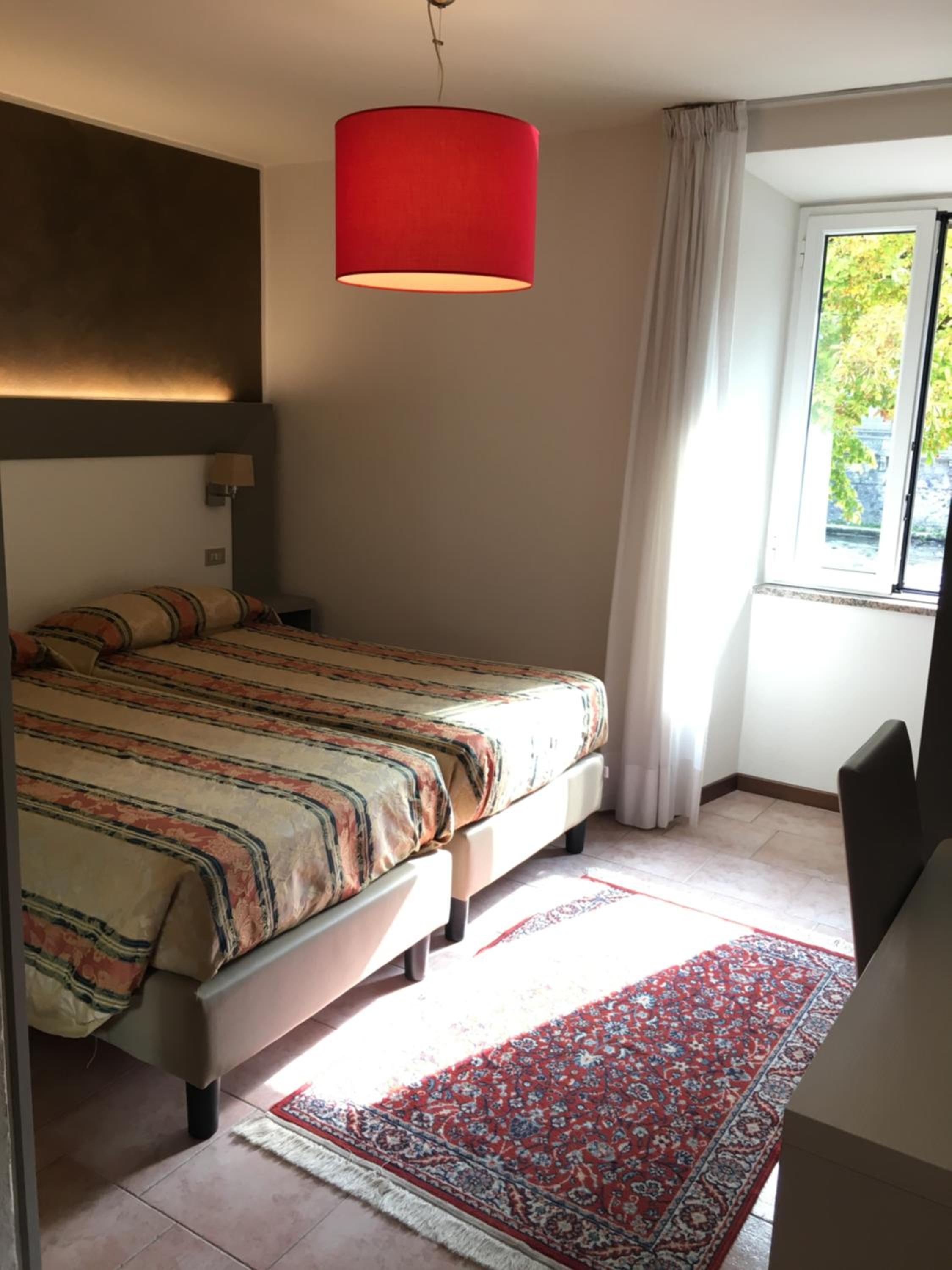Twin Room - Photo 2