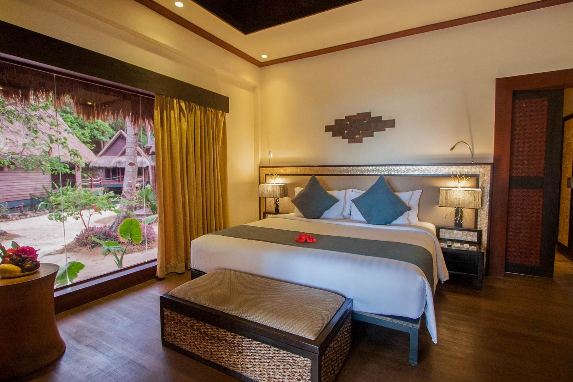 Beach View Villa with Free Roundtrip Lio Airport Transfers