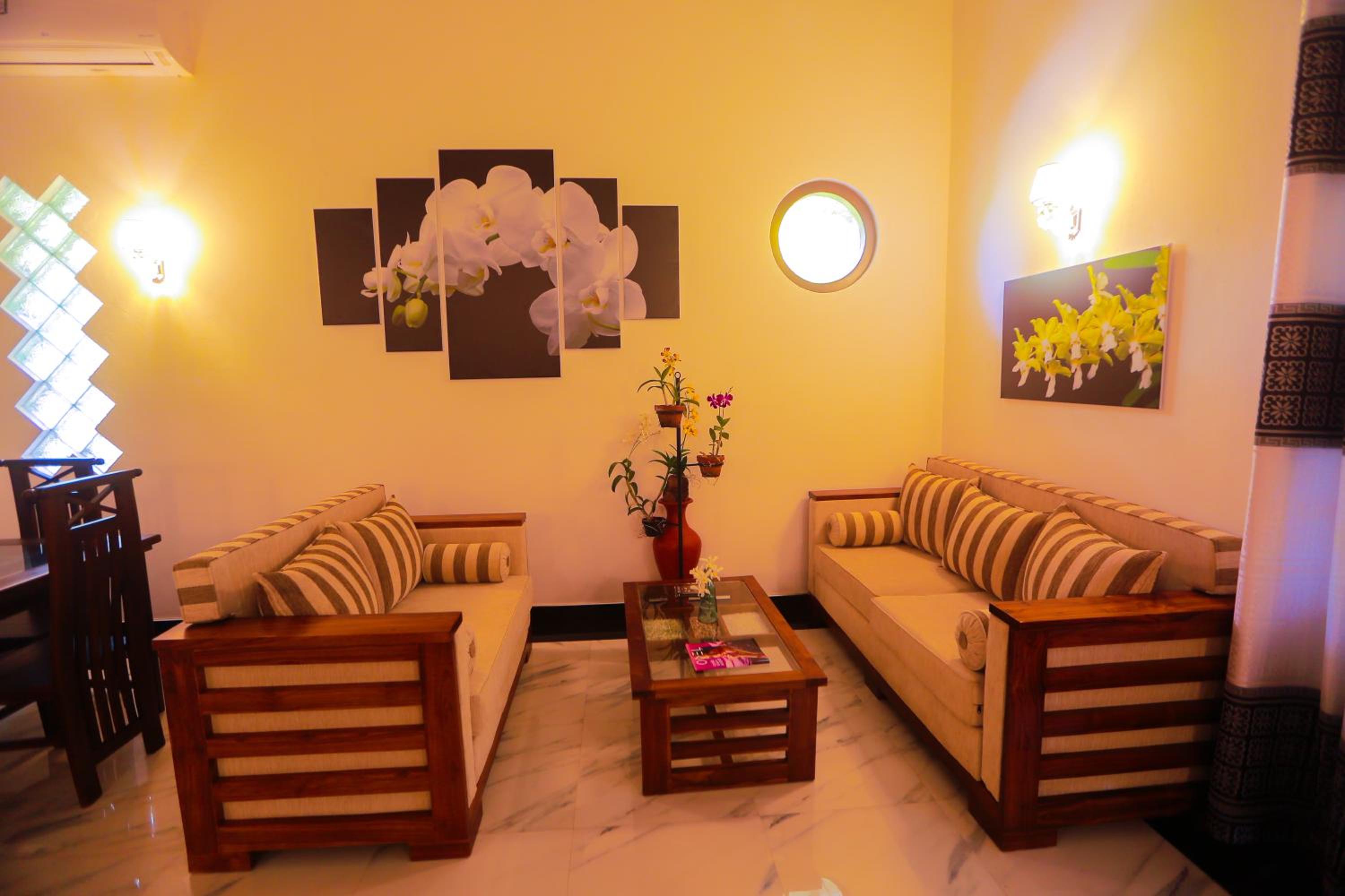 Apartment with Balcony photo 1