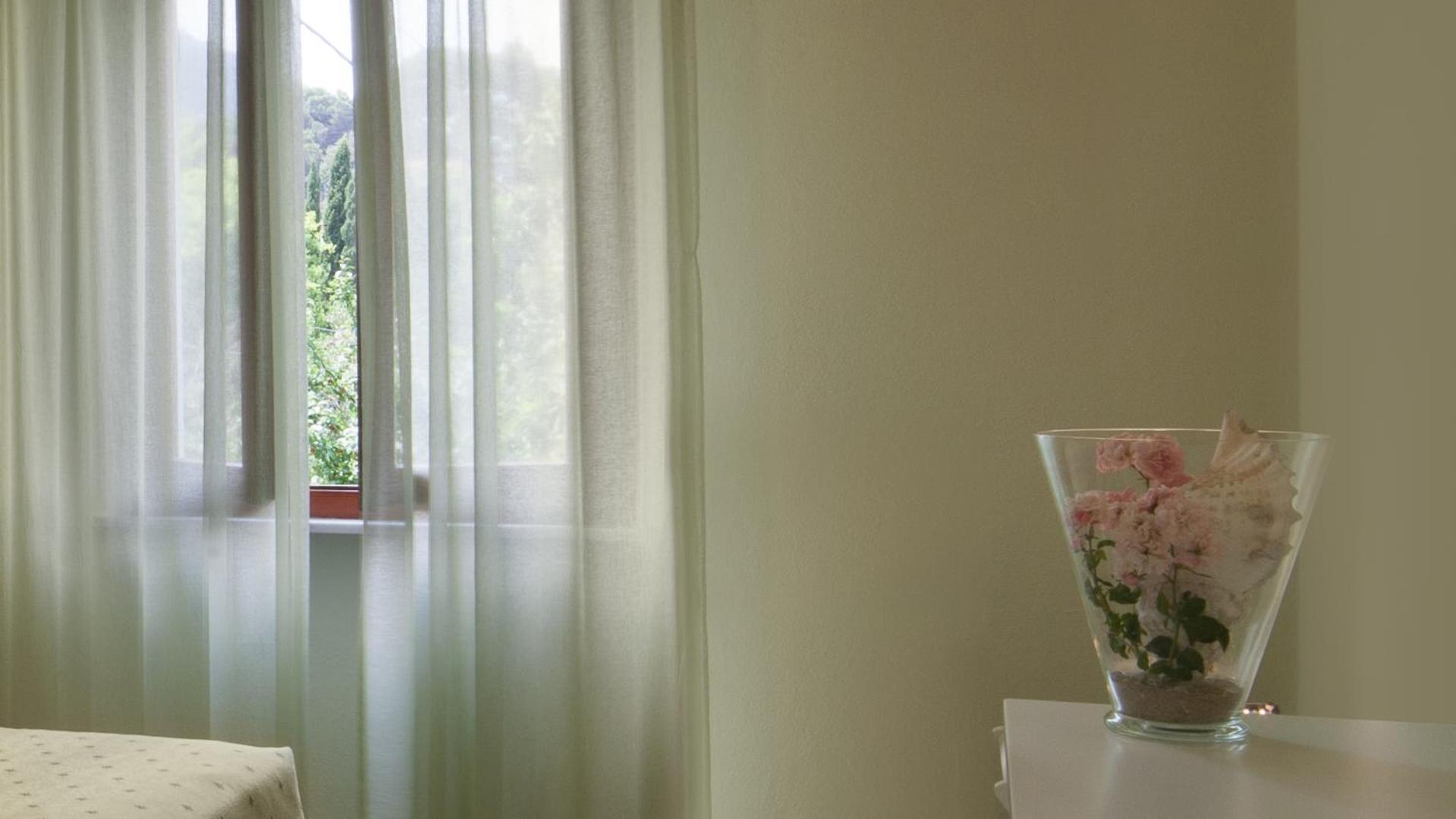 Budget Double Room - Photo 7