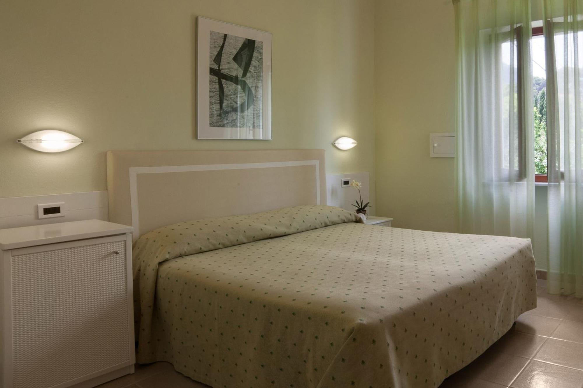 Budget Double Room - Photo 6