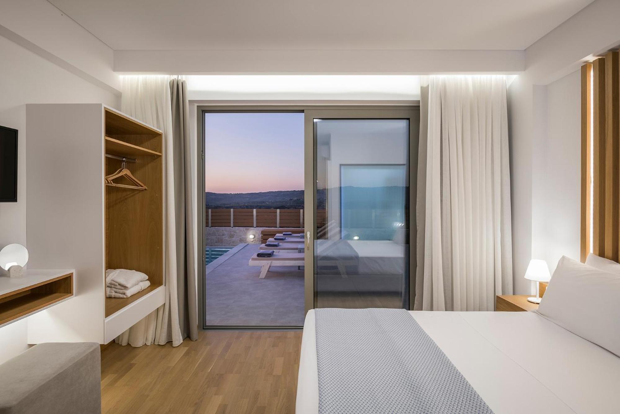Three-Bedroom Villa photo 1