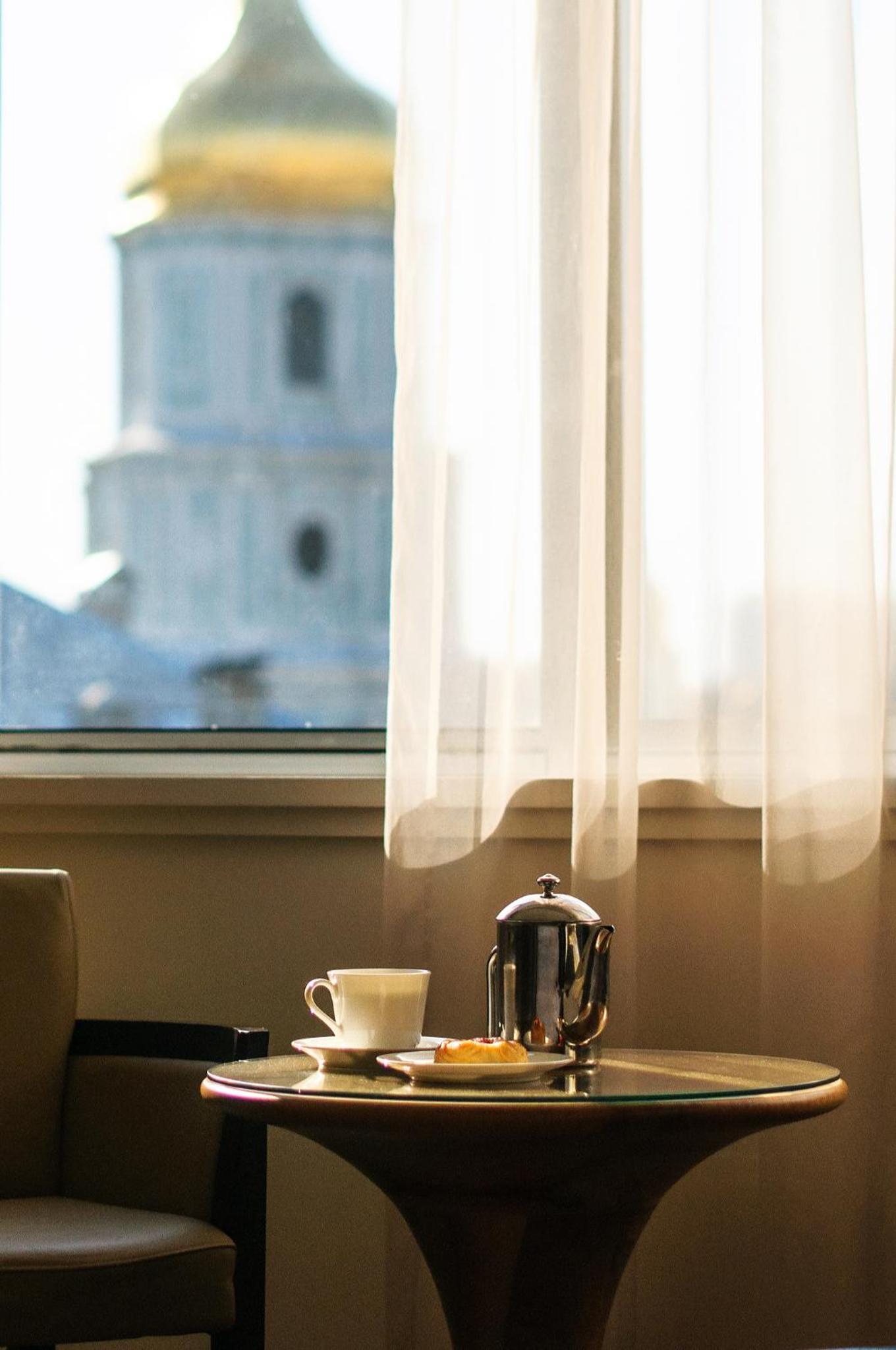 Twin Room with Cathedral View - Photo 3