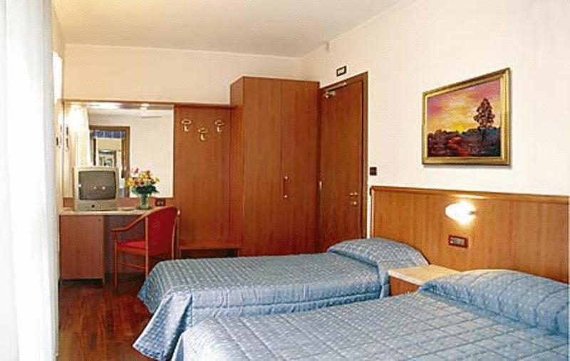 Double or Twin Room with Balcony photo 1