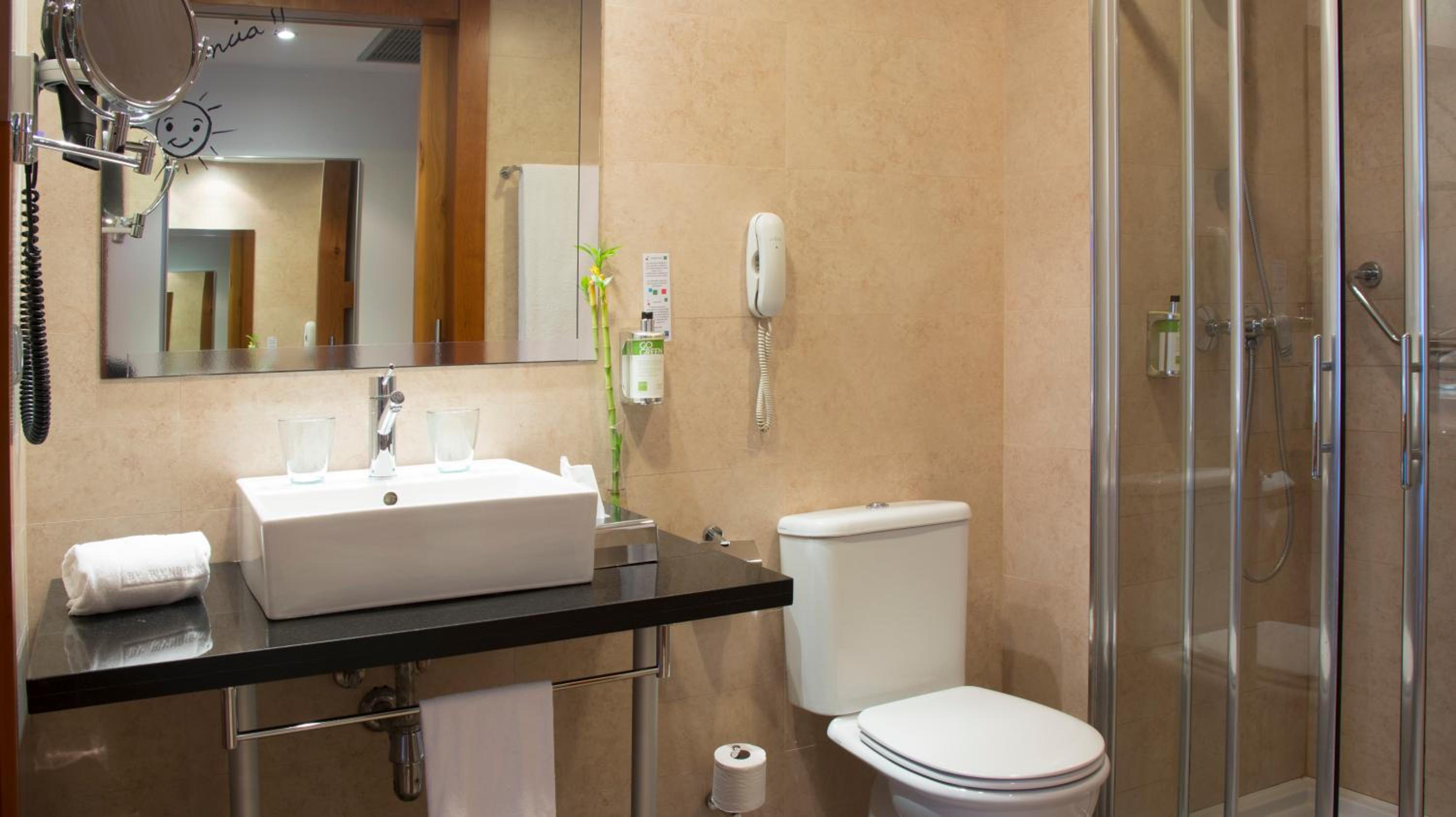 Quadruple Room with Airport Transfer (2 Adults) photo 3