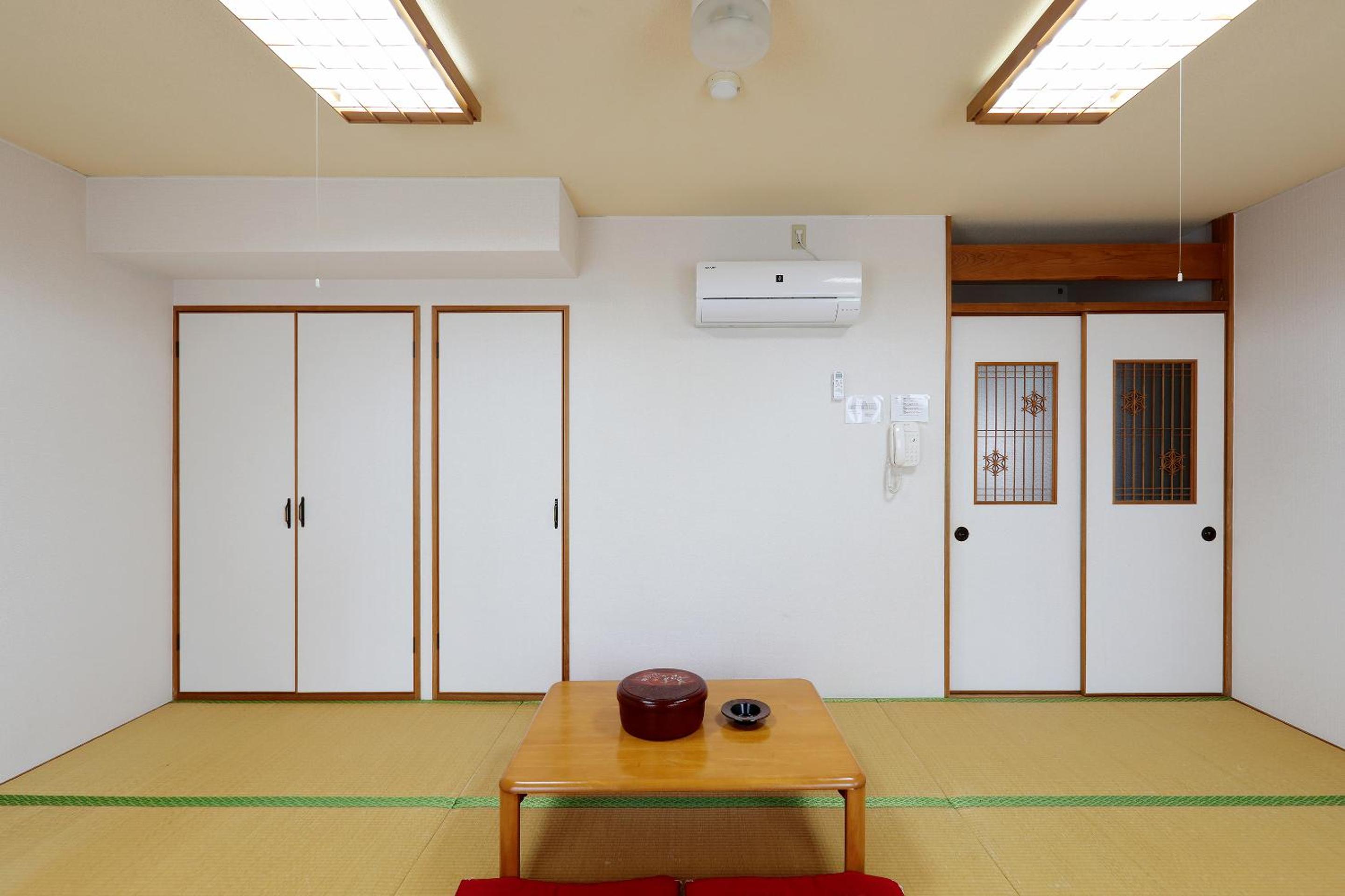 Japanese-Style Quintuple Room - Smoking photo 2