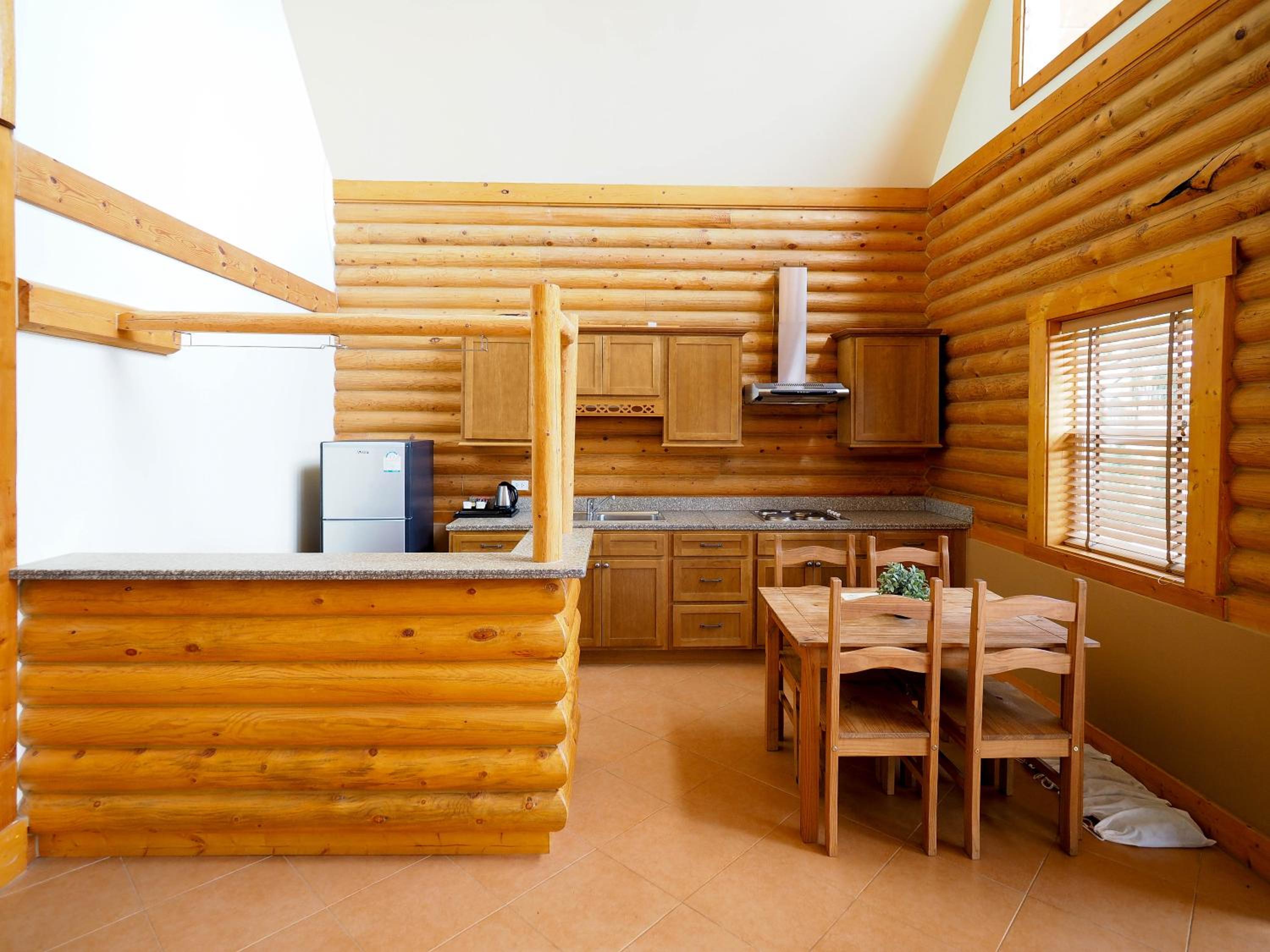 Four-Bedroom House - Photo 23