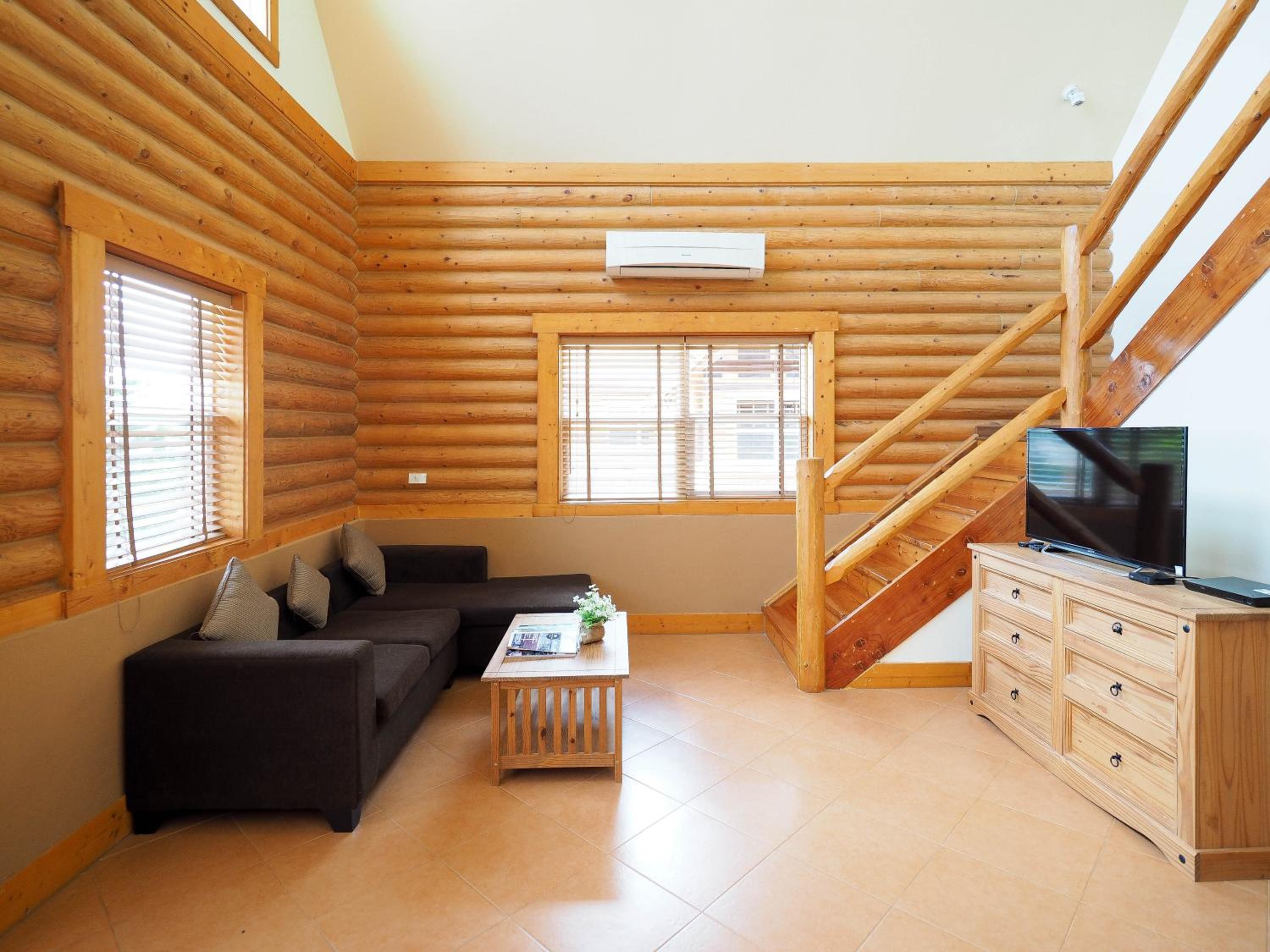 Four-Bedroom House - Photo 22