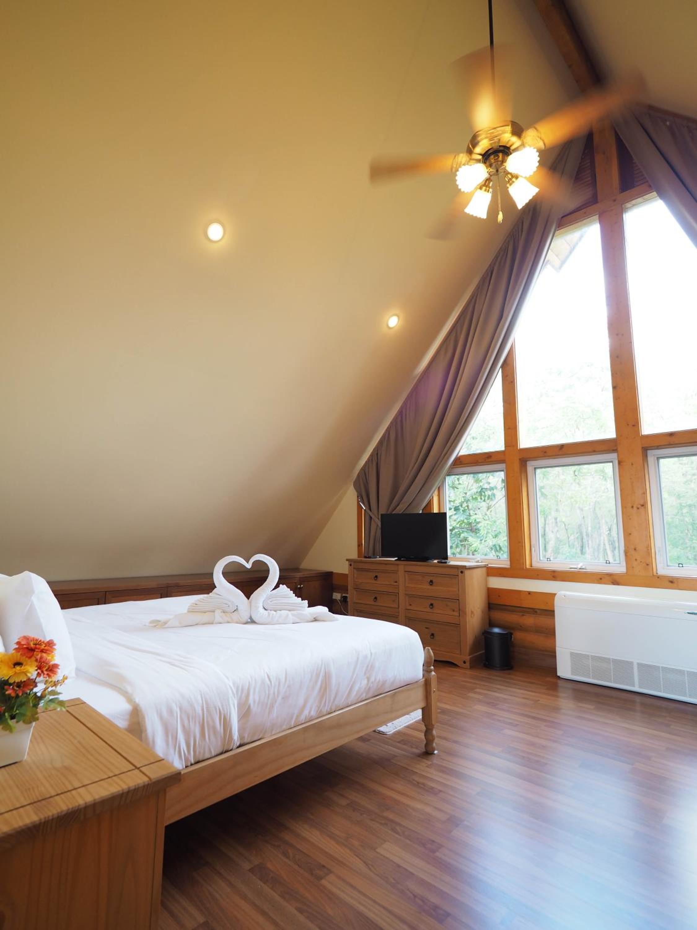 Four-Bedroom House - Photo 21