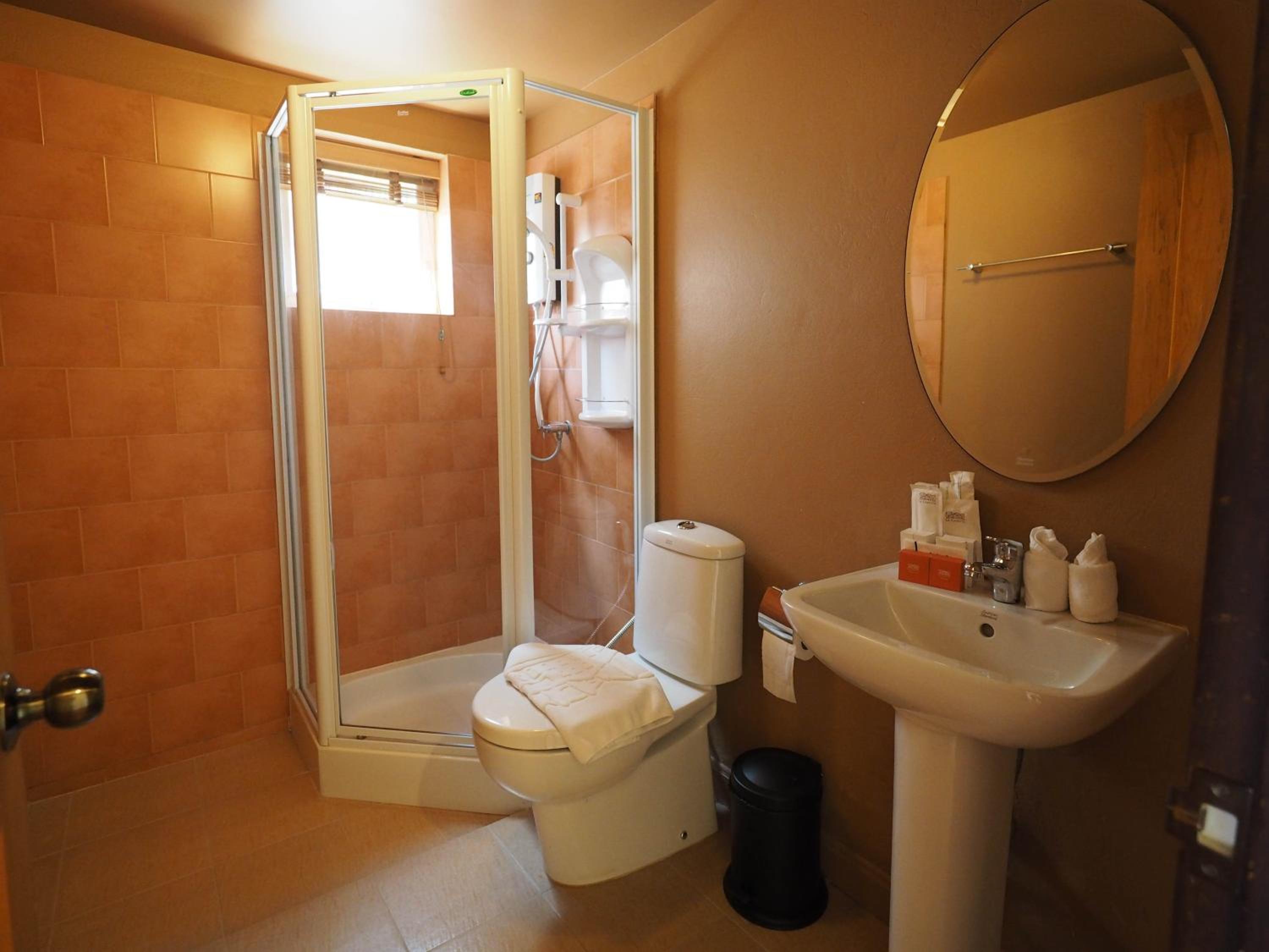 Four-Bedroom House - Photo 14