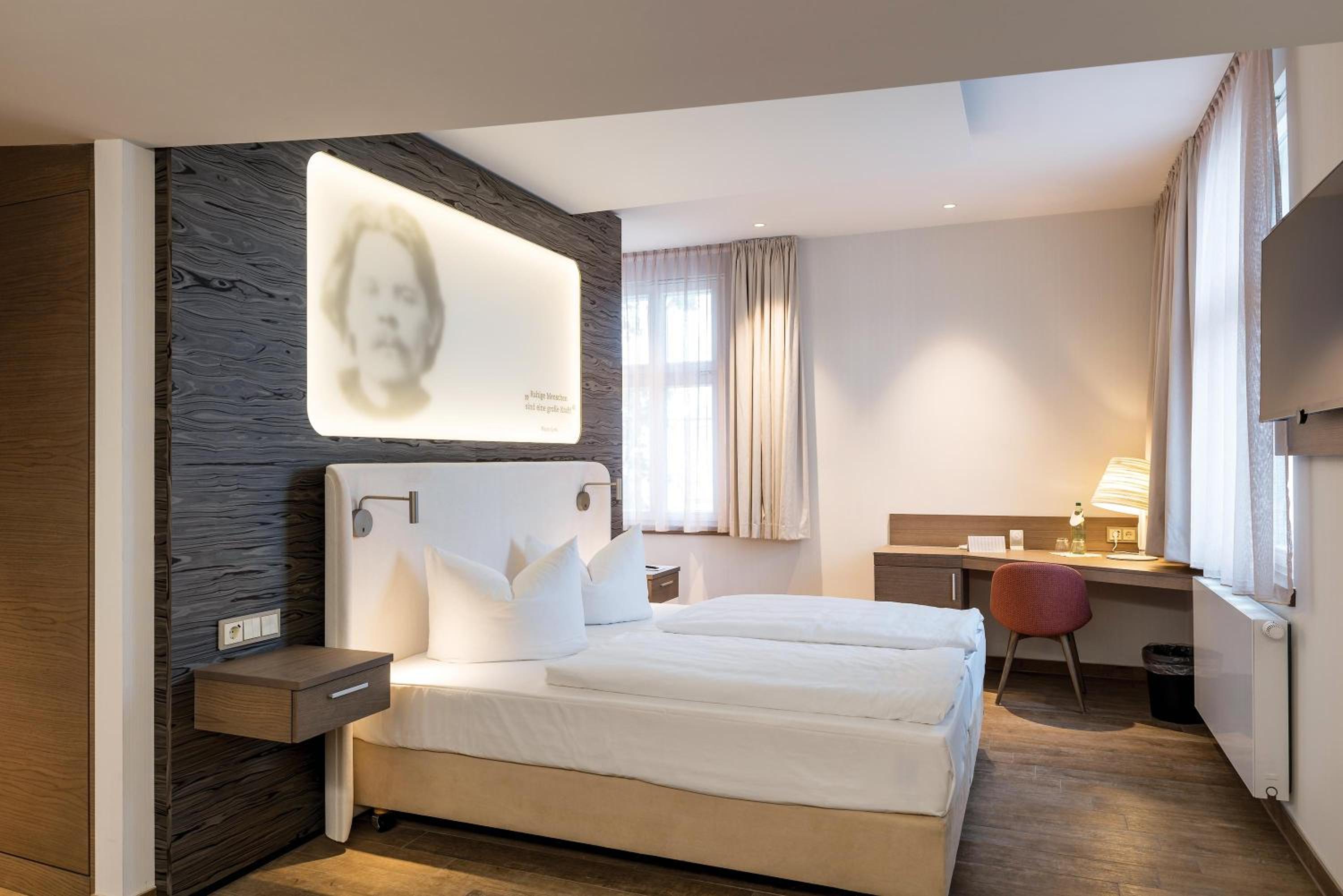 Junior Suite with Ocean View thumbnail 5