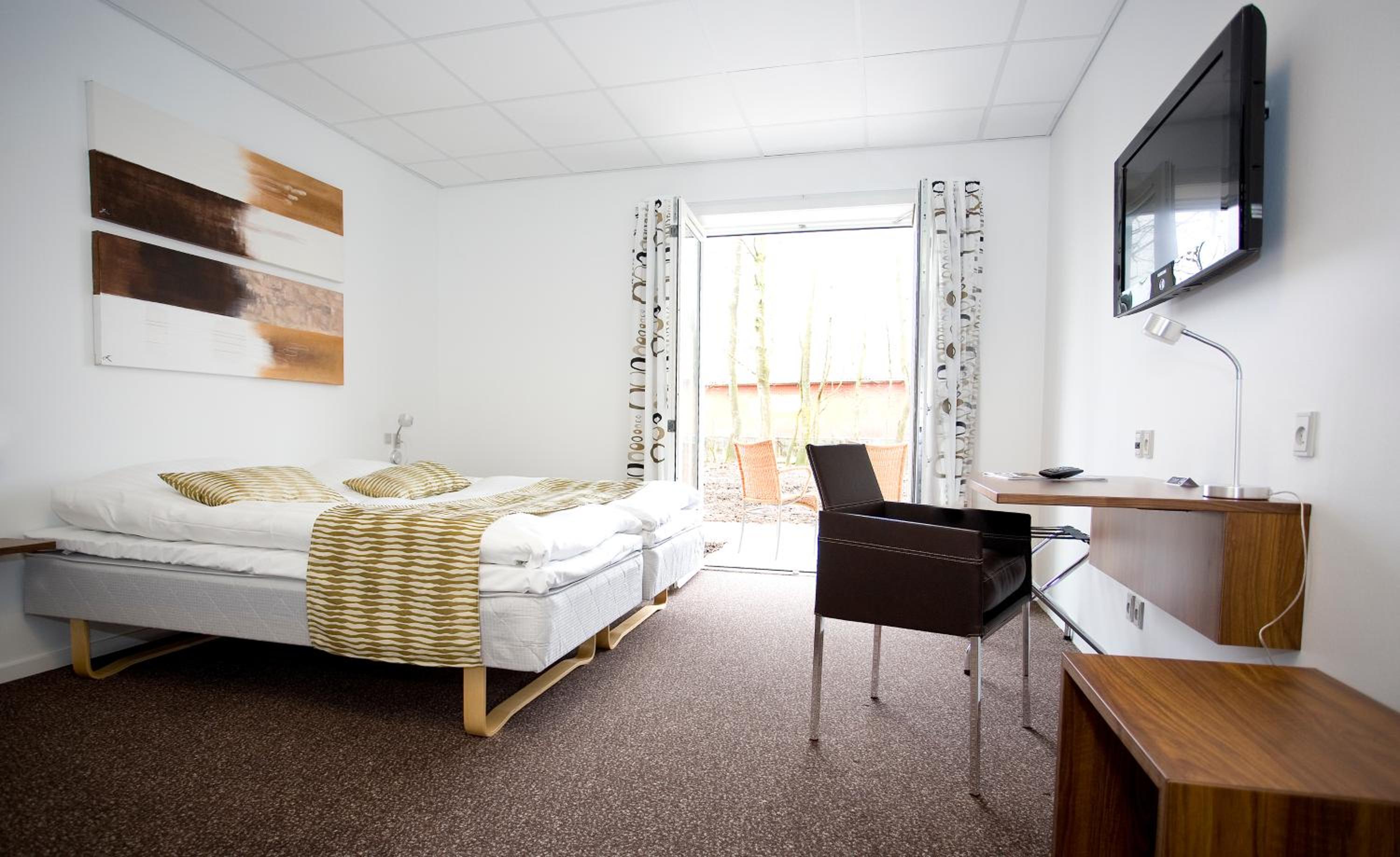 Double or Twin Room - Photo 4