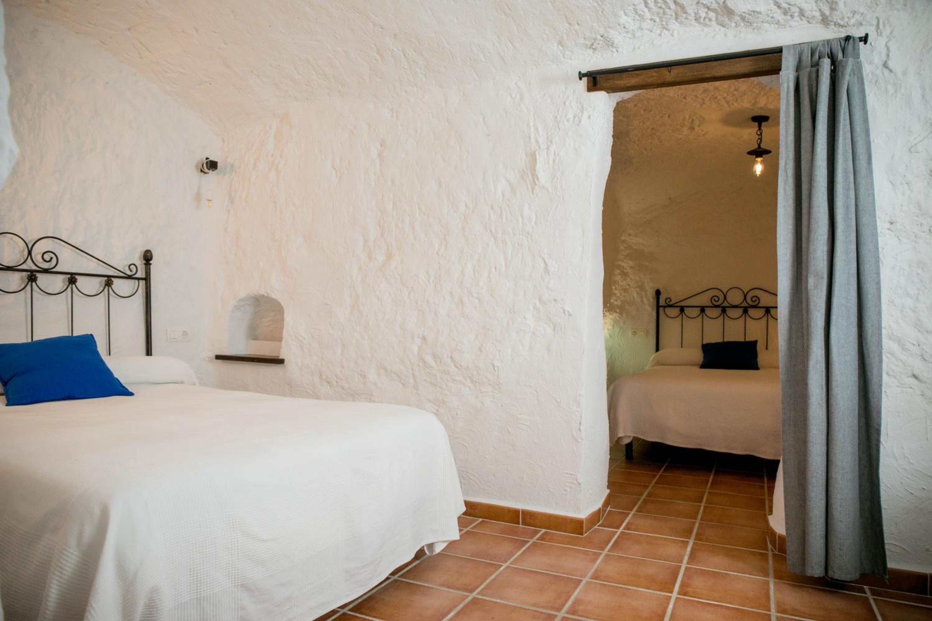 Cueva (4 adultos)
