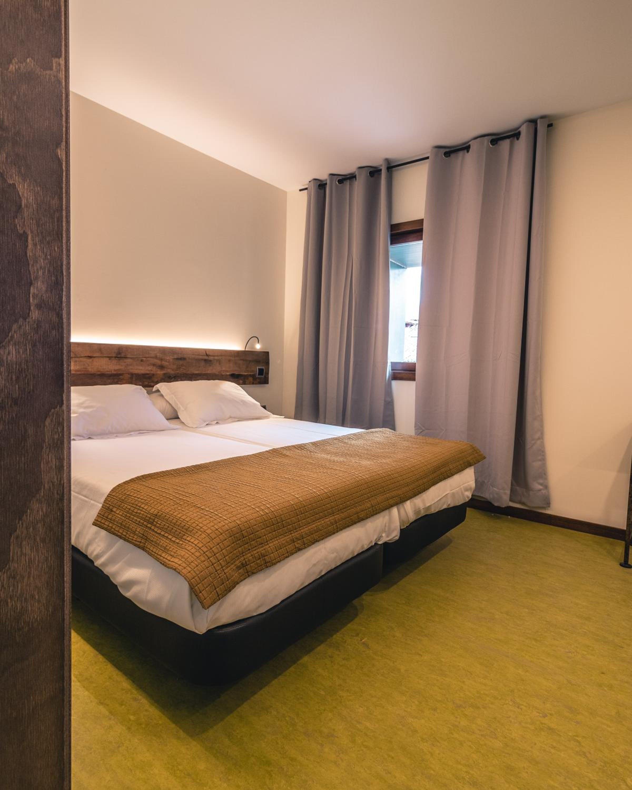 Twin Room - Photo 1