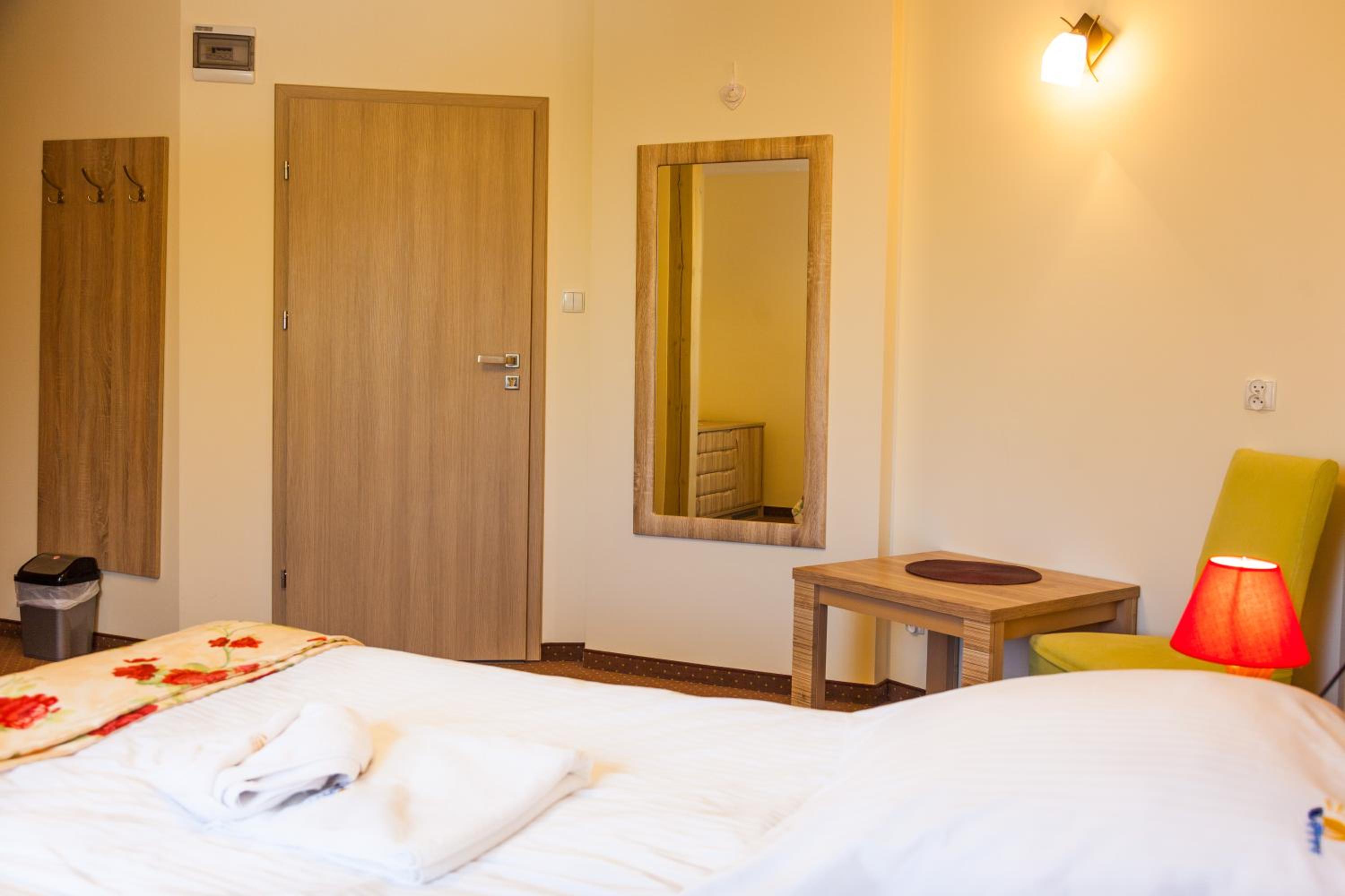 Double Room with Two Double Beds photo 2