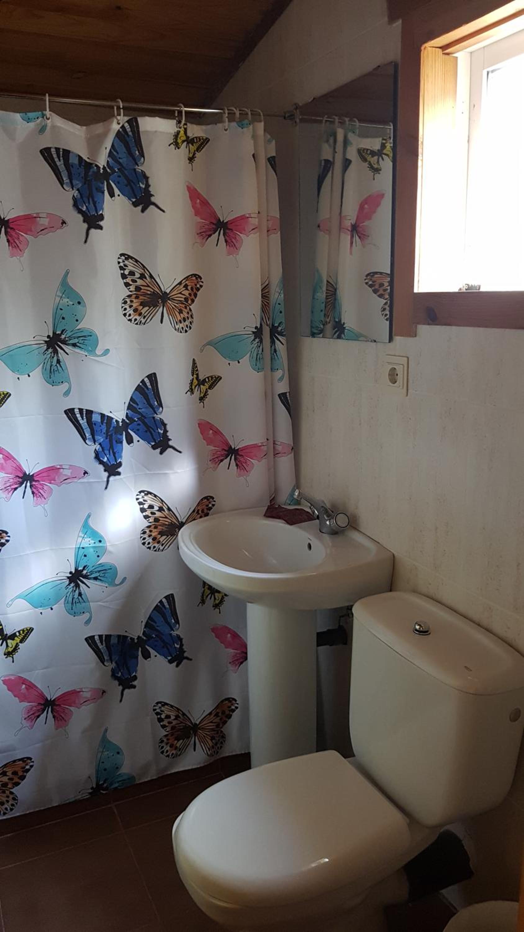 Bungalow (2 Adults) without Kitchen - Photo 7