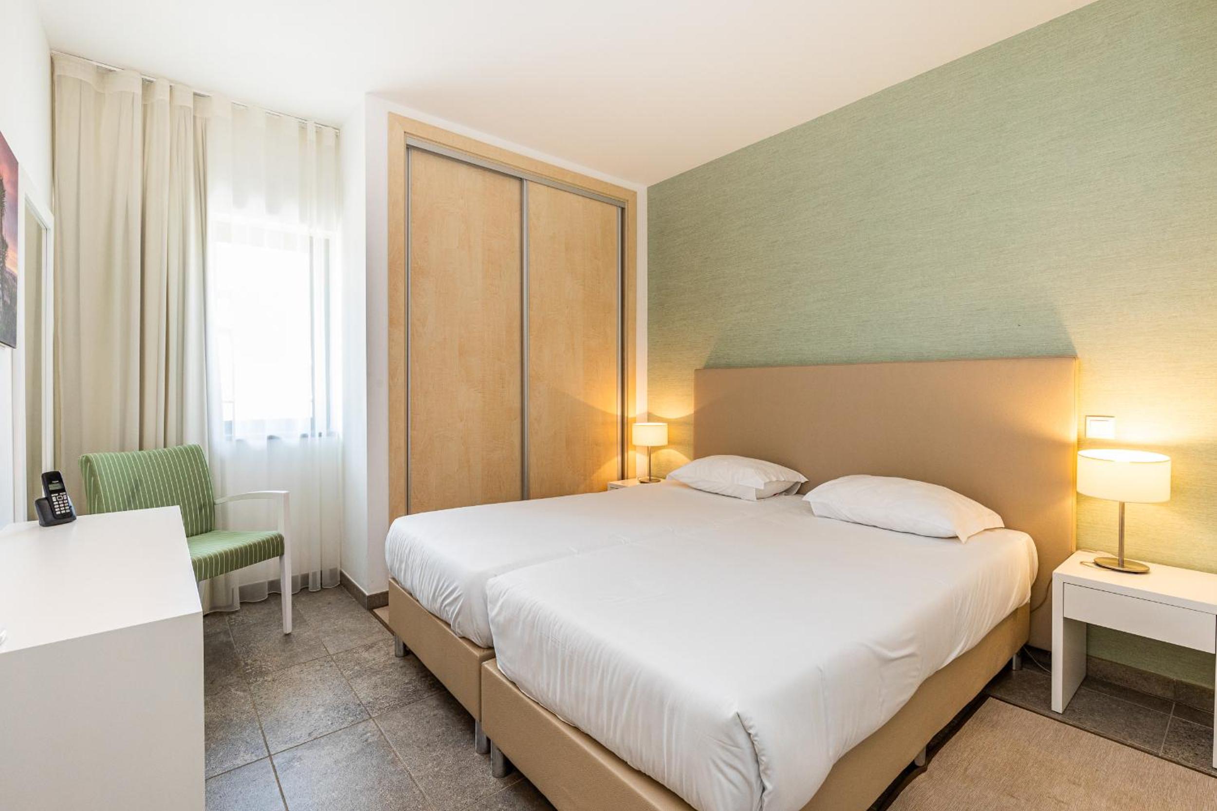 One-Bedroom Apartment - New Year's Eve Offer photo 1