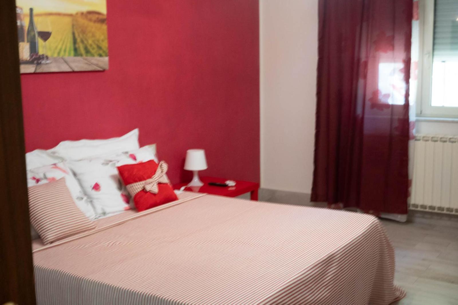 Deluxe Double Room with Shower - Photo 11