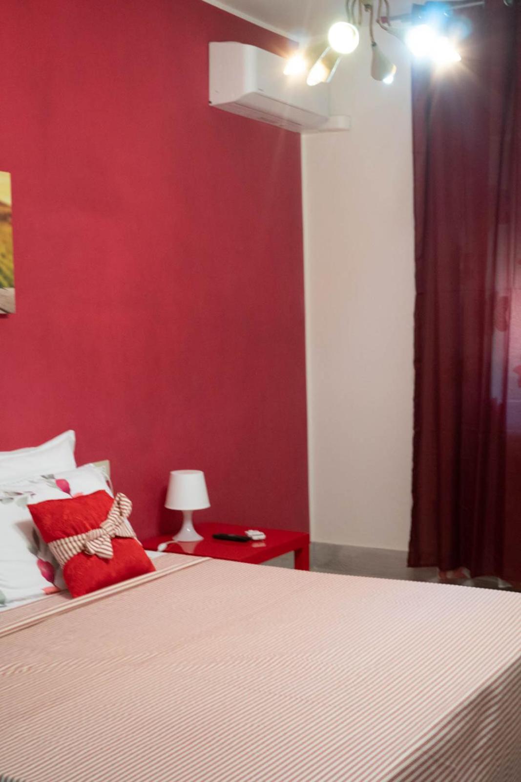 Deluxe Double Room with Shower - Photo 8