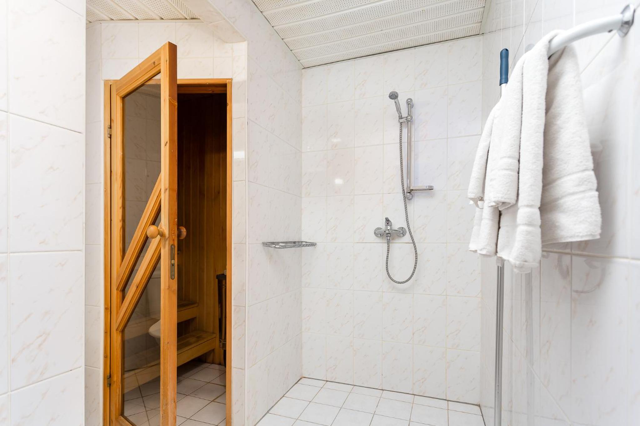 Apartment with Sauna - Photo 3