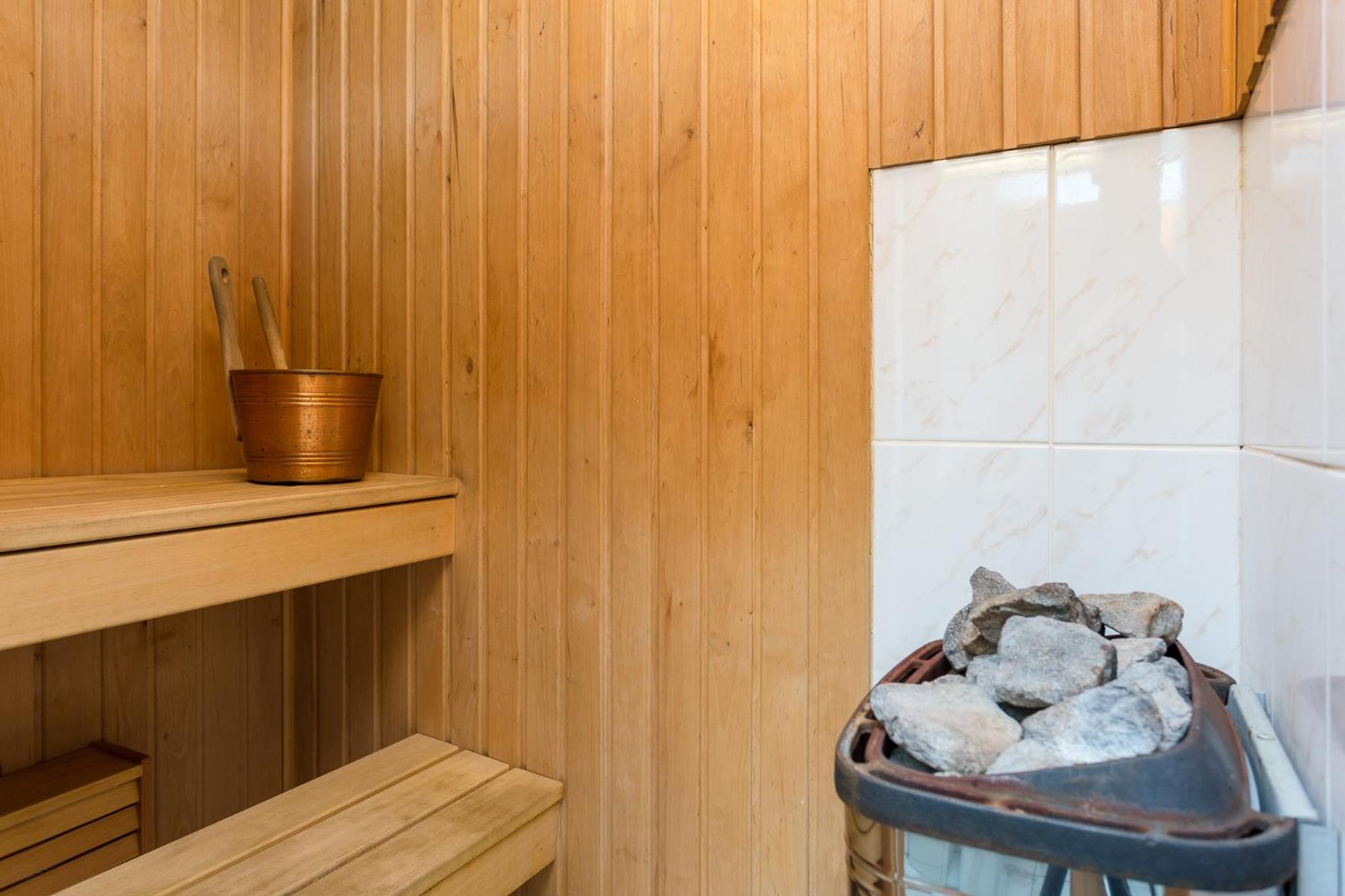 Apartment with Sauna - Photo 5