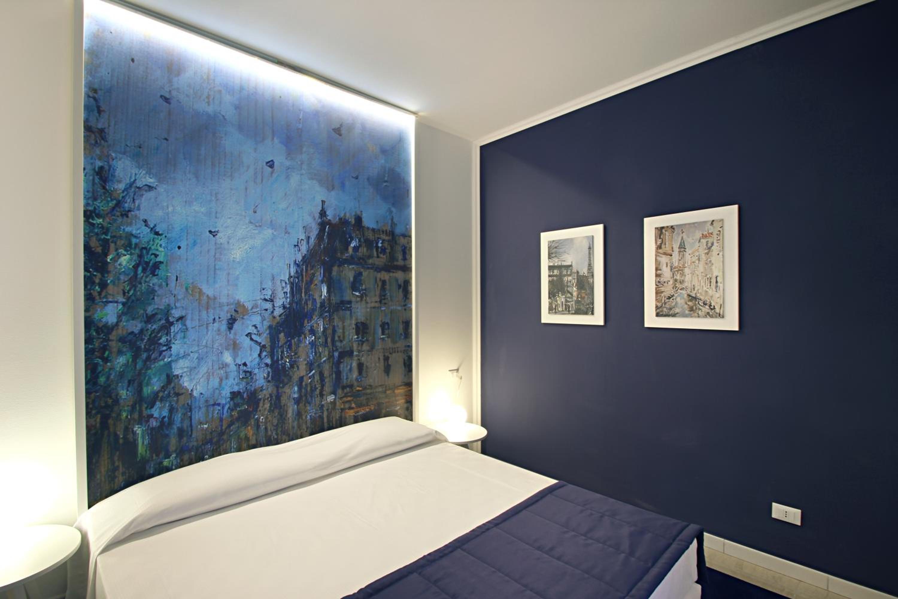 Double Room - Photo 16