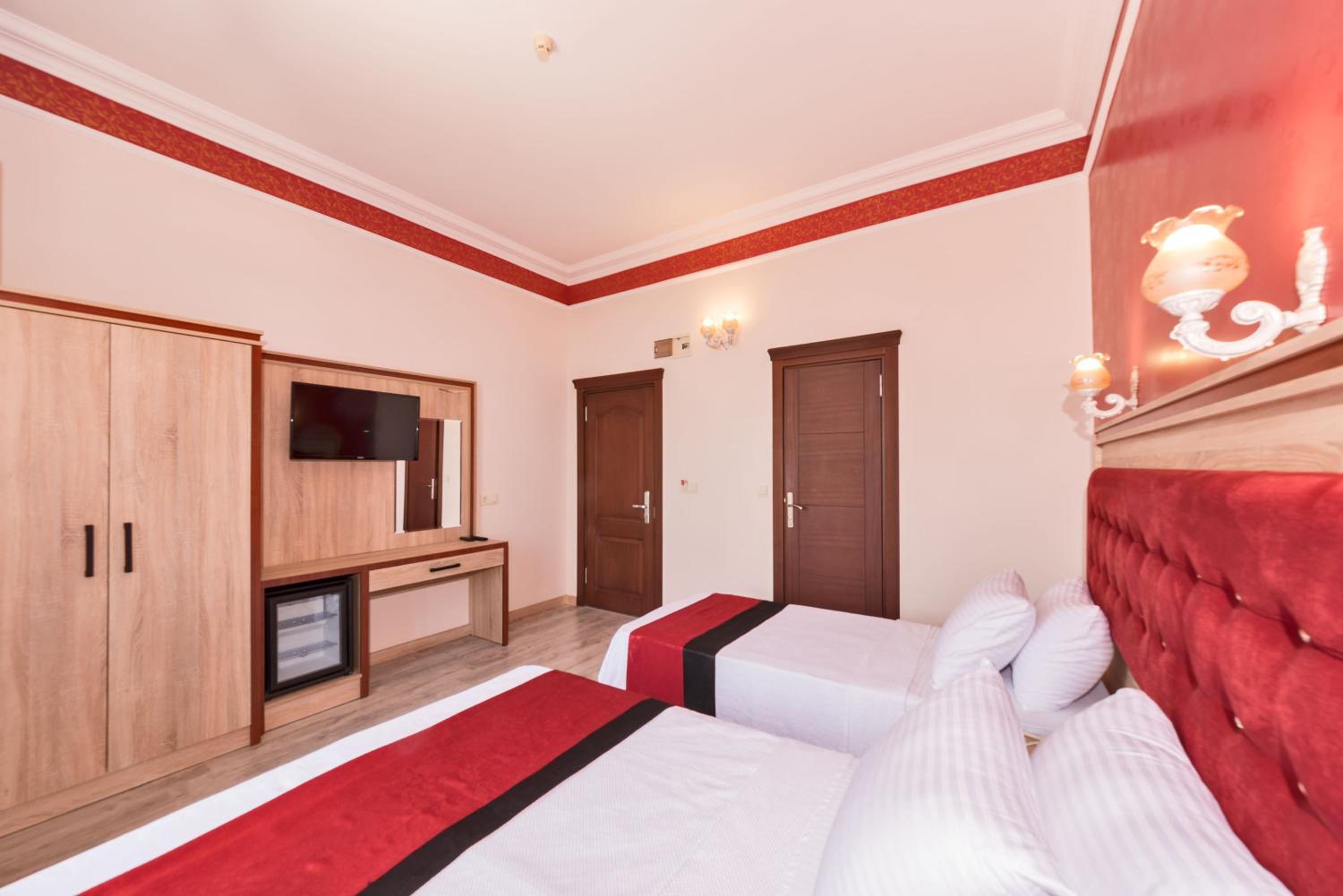 Standard Triple Room photo 2