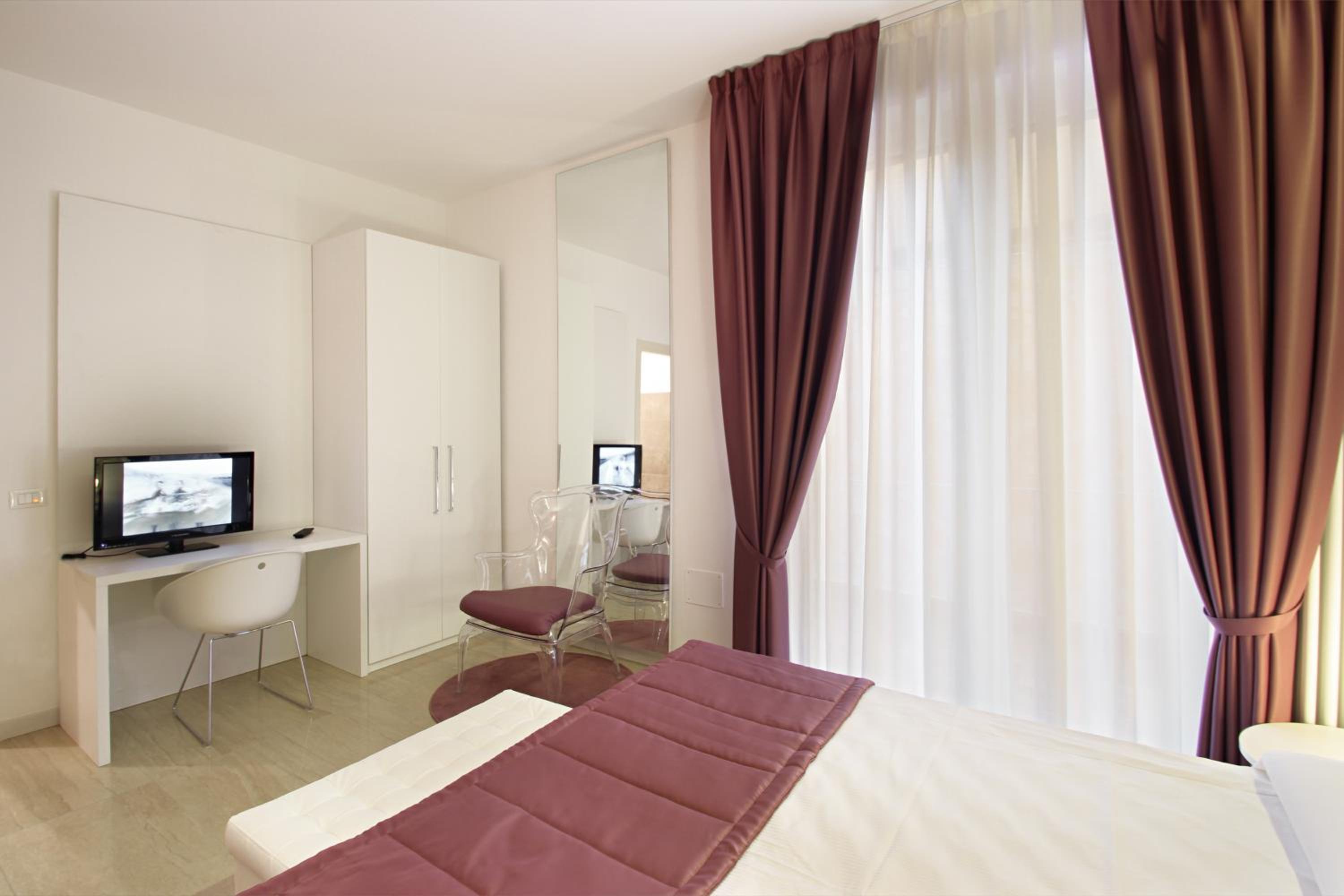 Double Room - Photo 25
