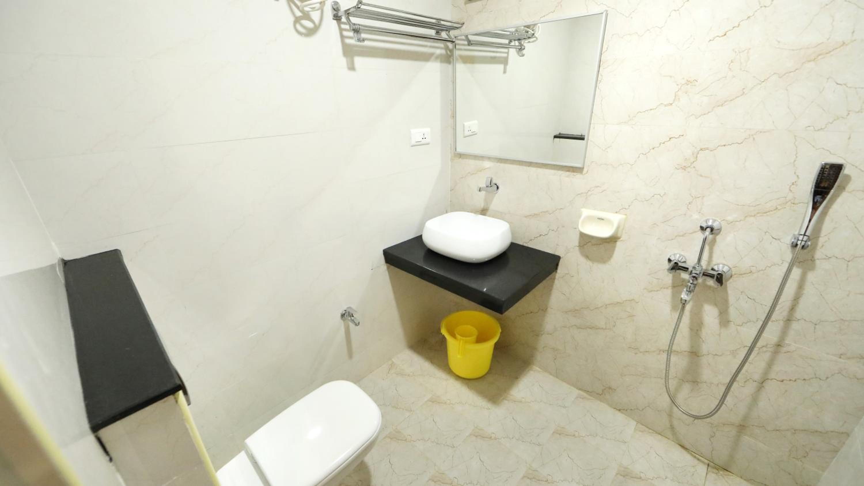 Standard Double Room - Photo 3
