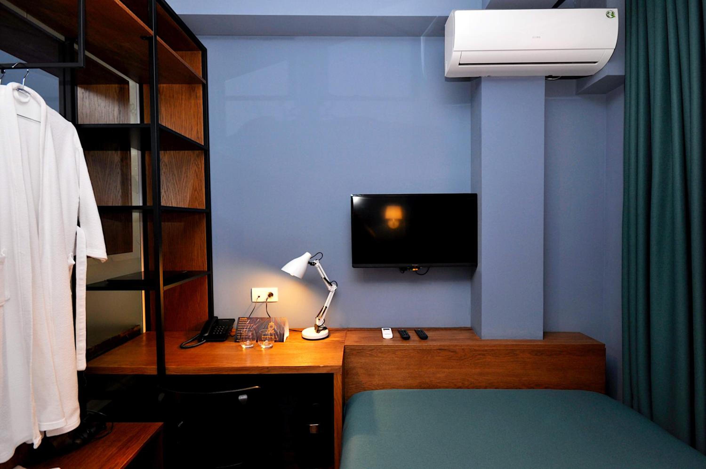 Small Double Room - Photo 11