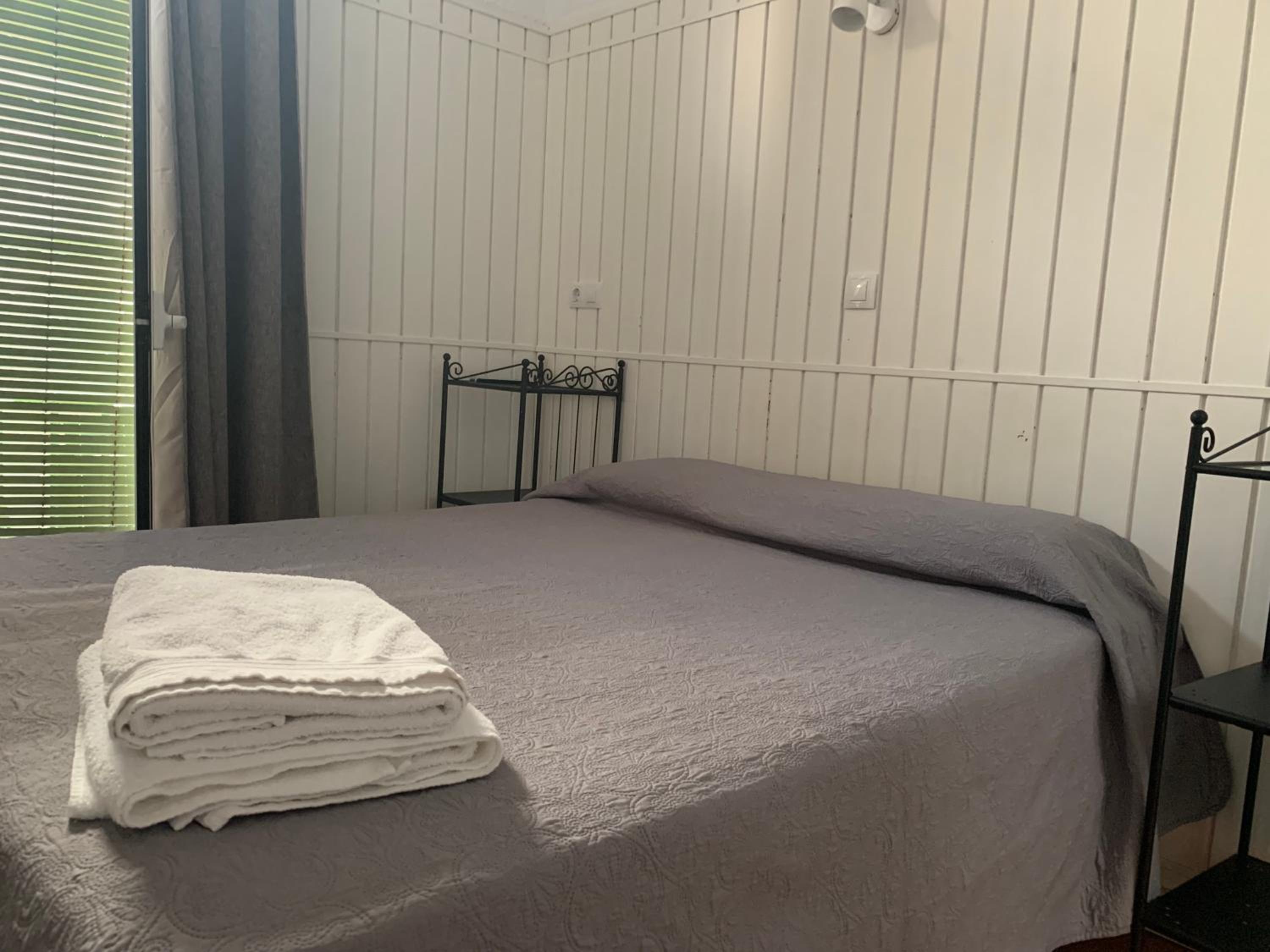 Double Room with Private Bathroom - Photo 31