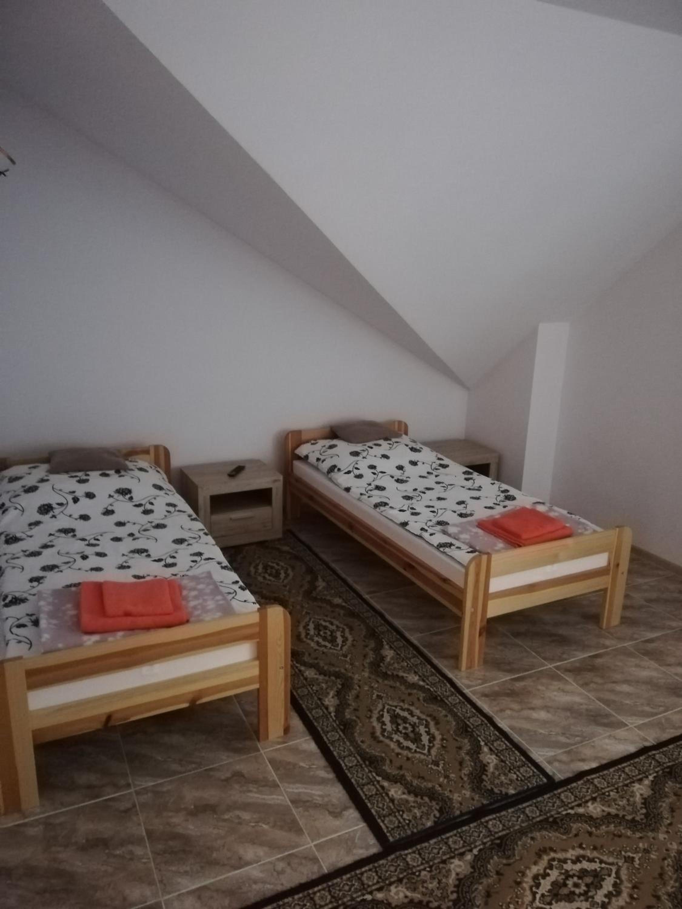 Triple Room - Photo 1