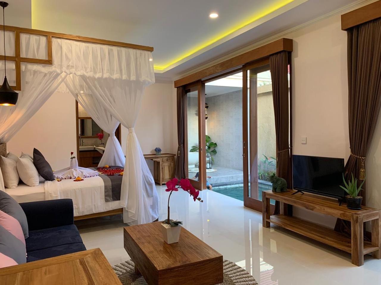 Junior Suite with Private Pool - Photo 5