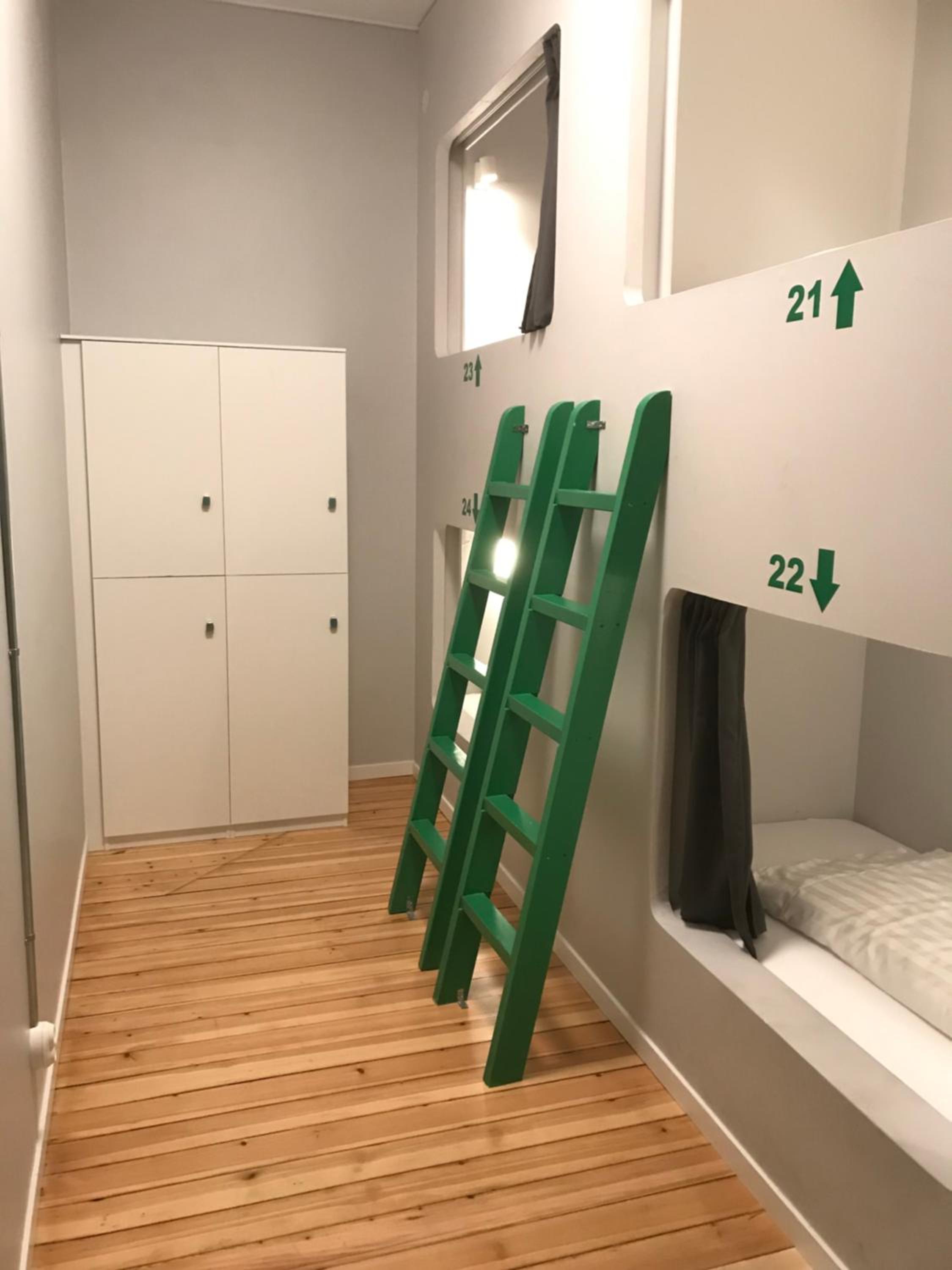 Twin Room budget with Shared Bathroom (no window)