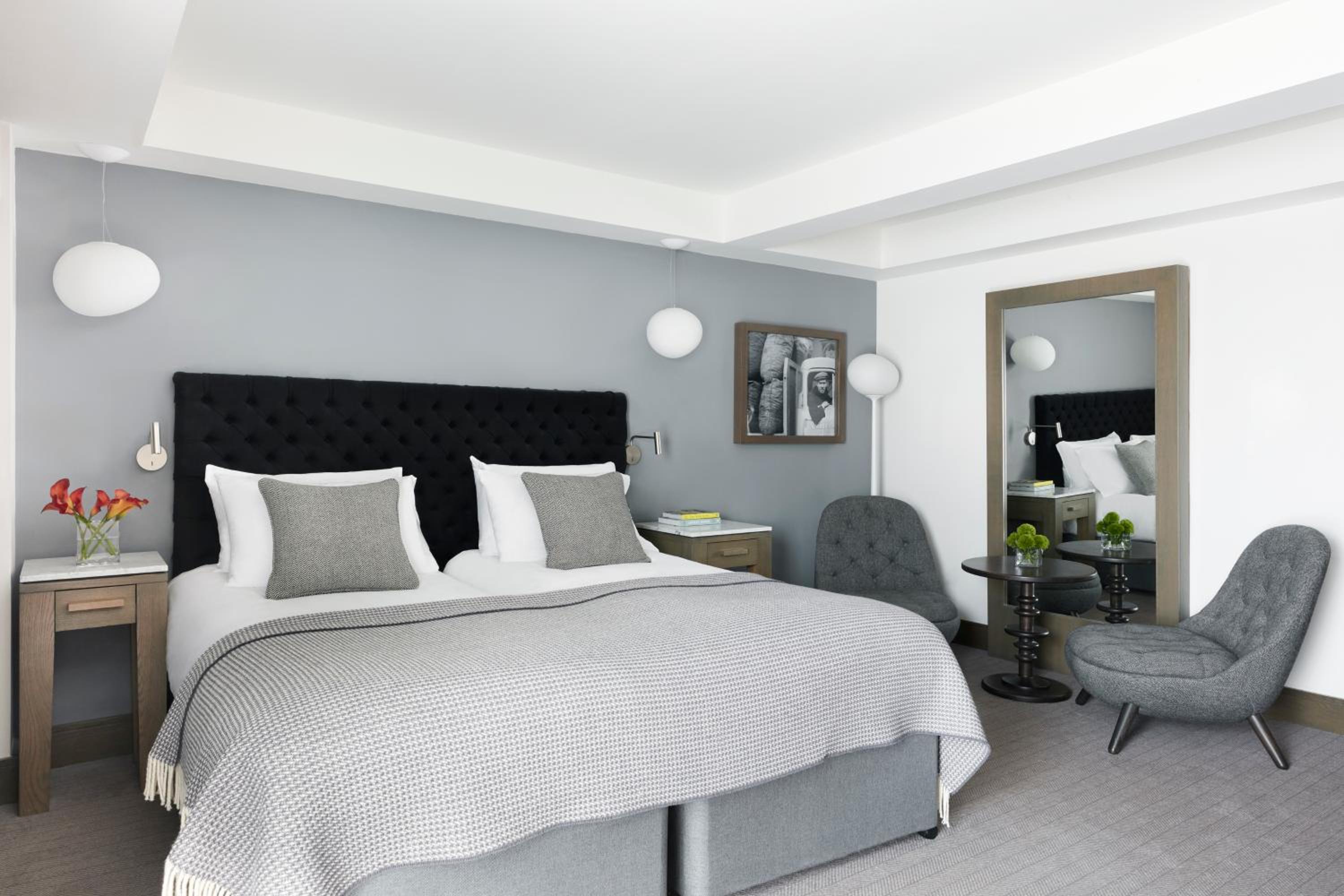 Premium King Room - Photo 5