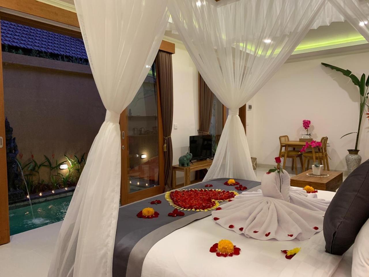 Junior Suite with Private Pool - Photo 2