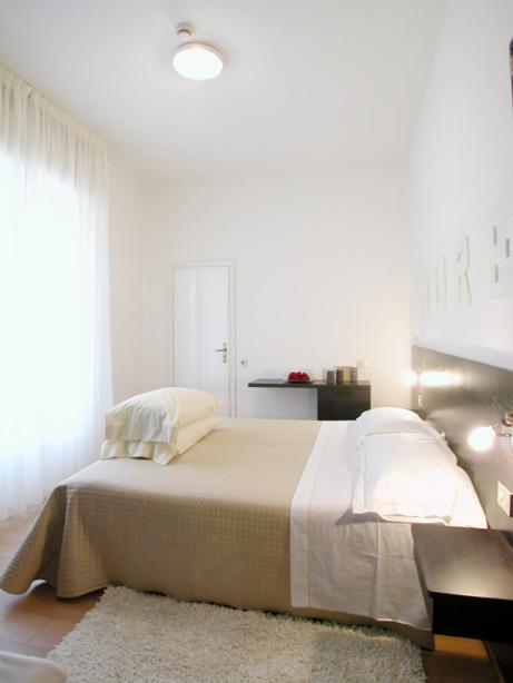 Double or Twin Room with Shower - Photo 13