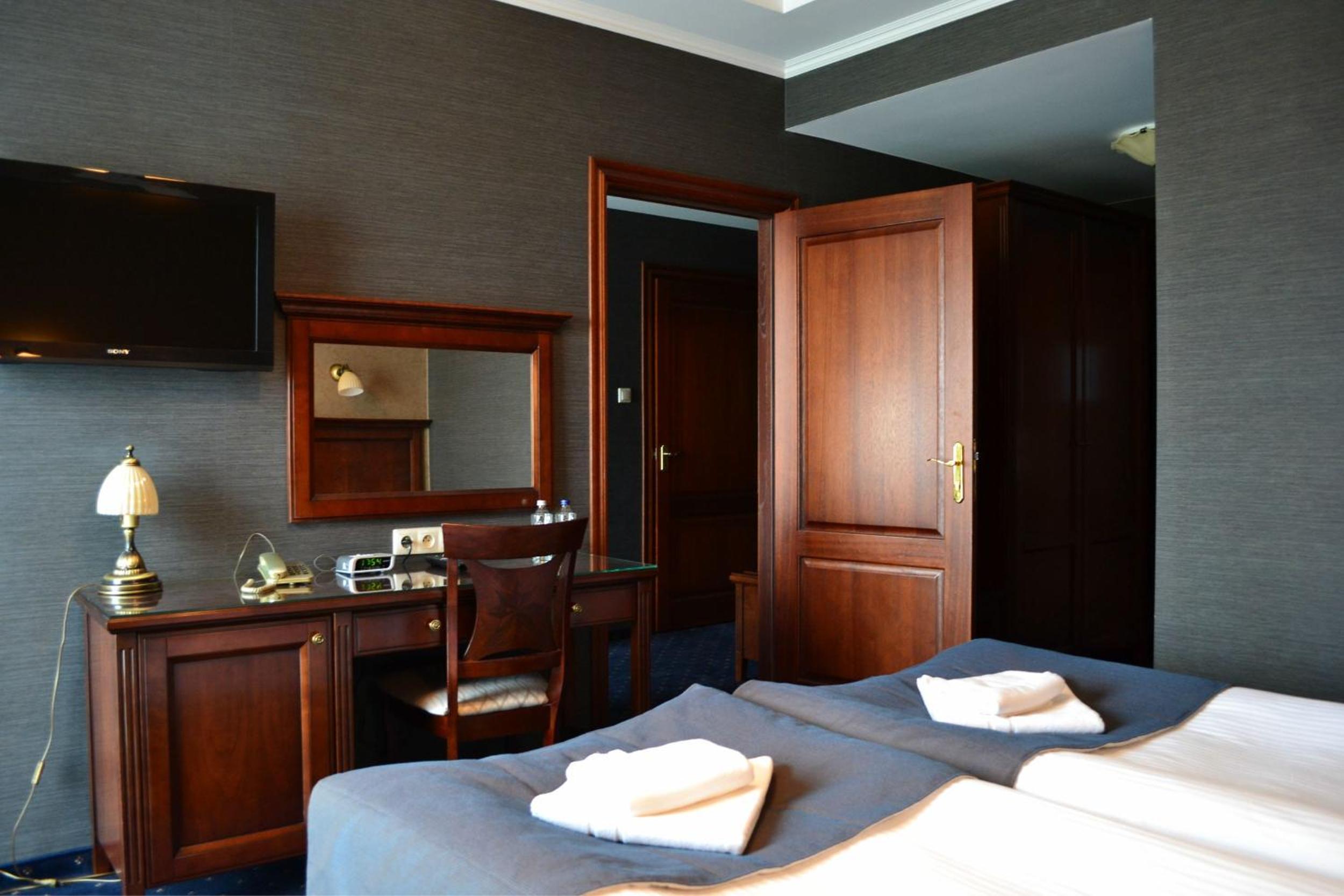 Twin Room - Photo 1