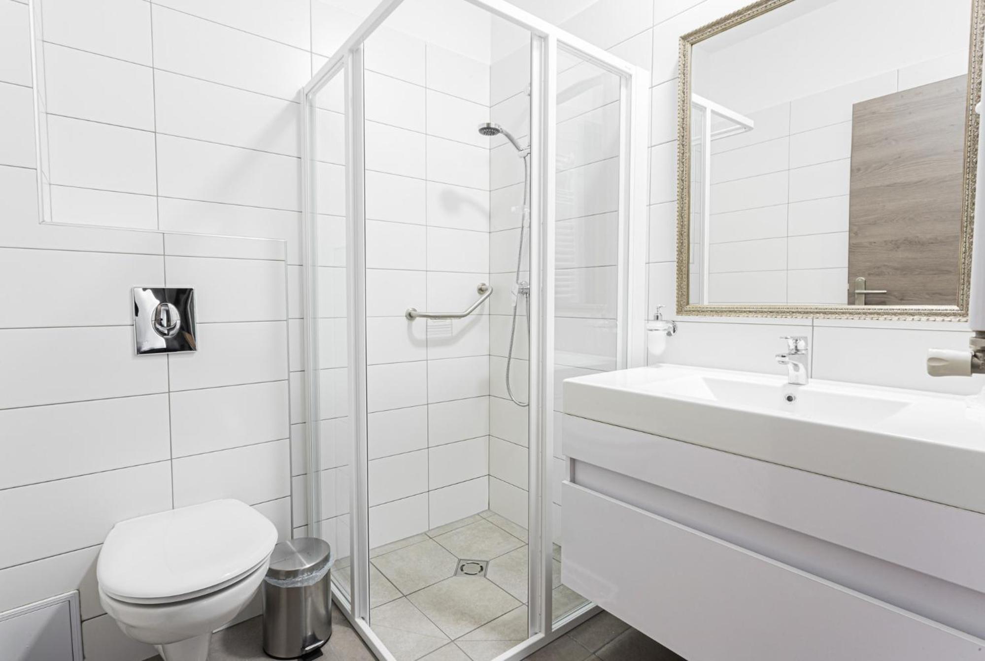 Triple Room with Balcony - Photo 6