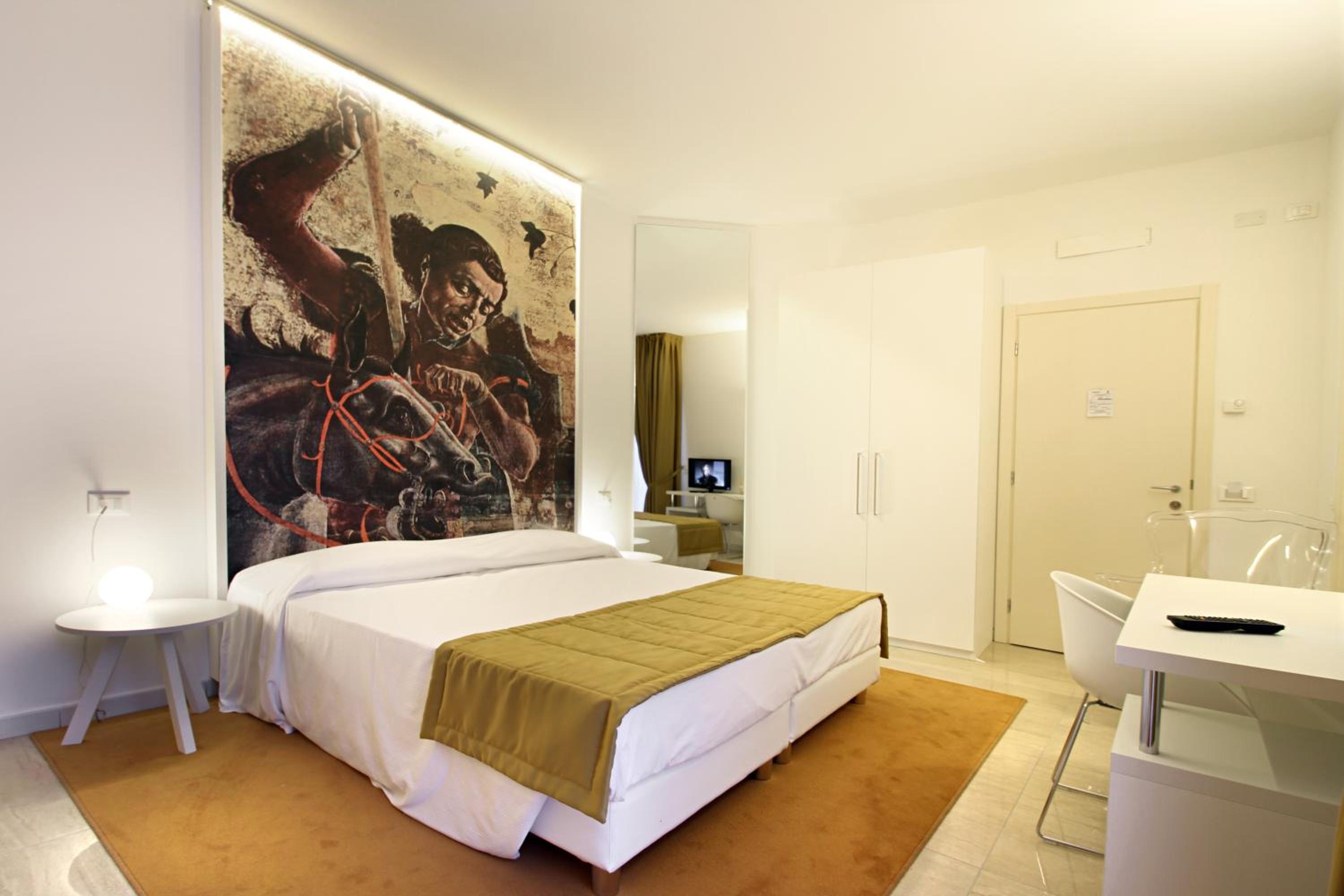 Double Room - Photo 14