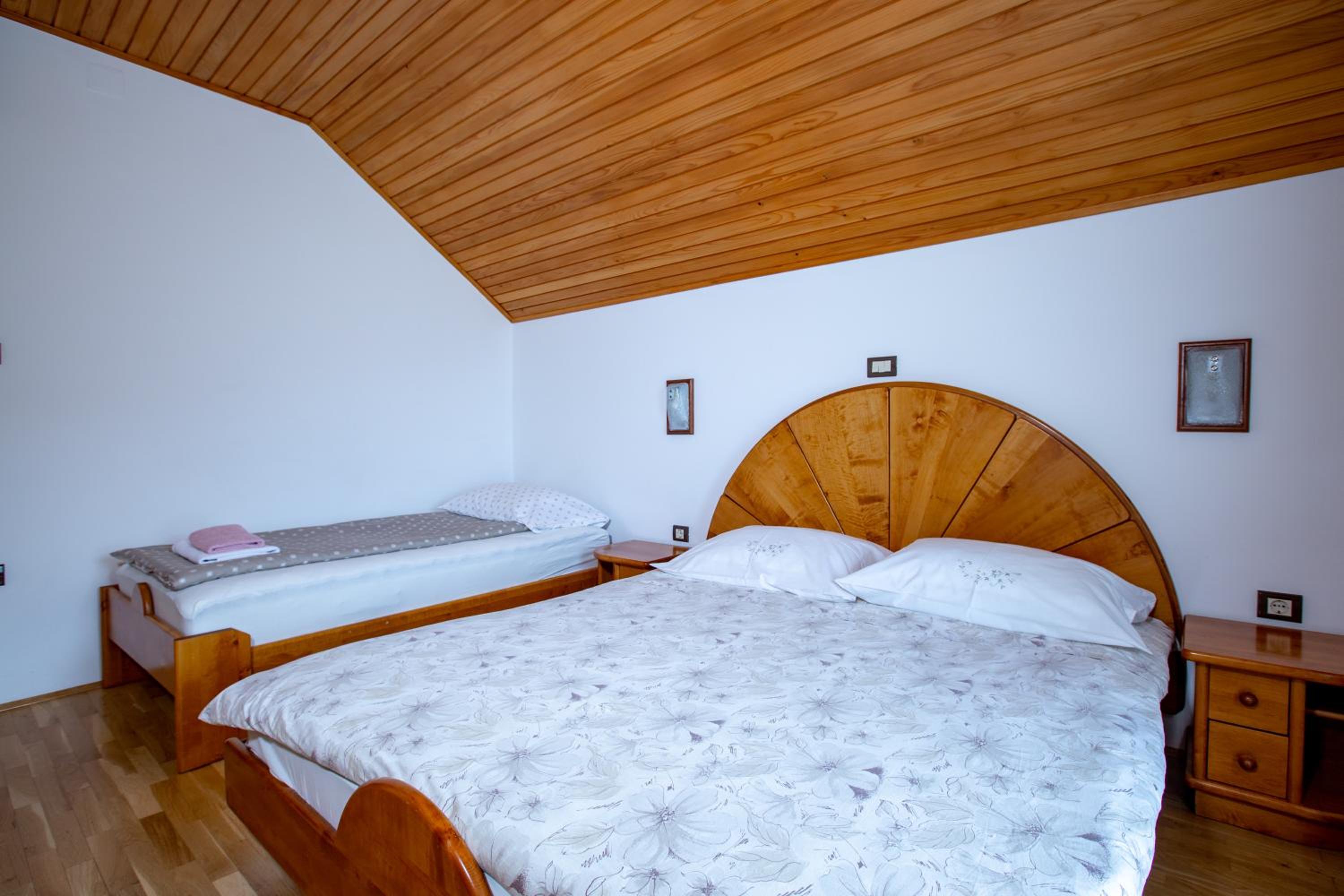 Basic Triple Room