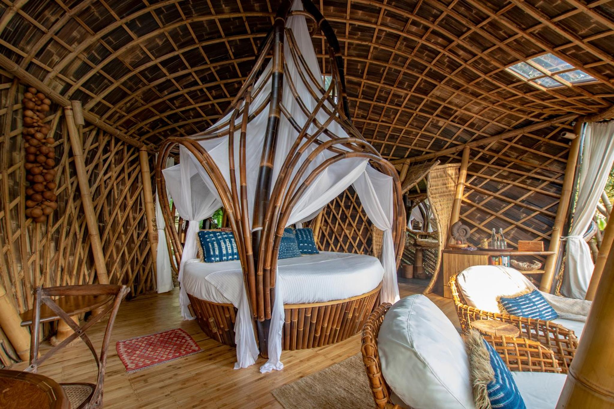 Treehouse  Wooden Villa  with Bathtub and Garden View  - Photo 3
