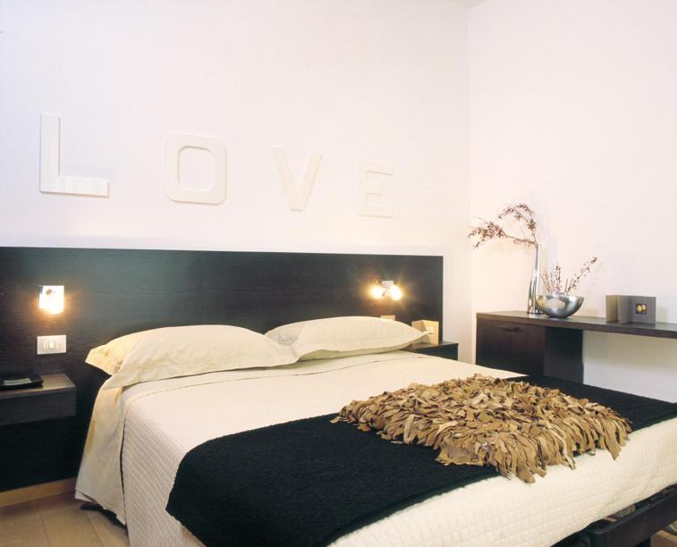 Standard Twin Room - Photo 19