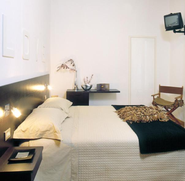 Standard Twin Room - Photo 2